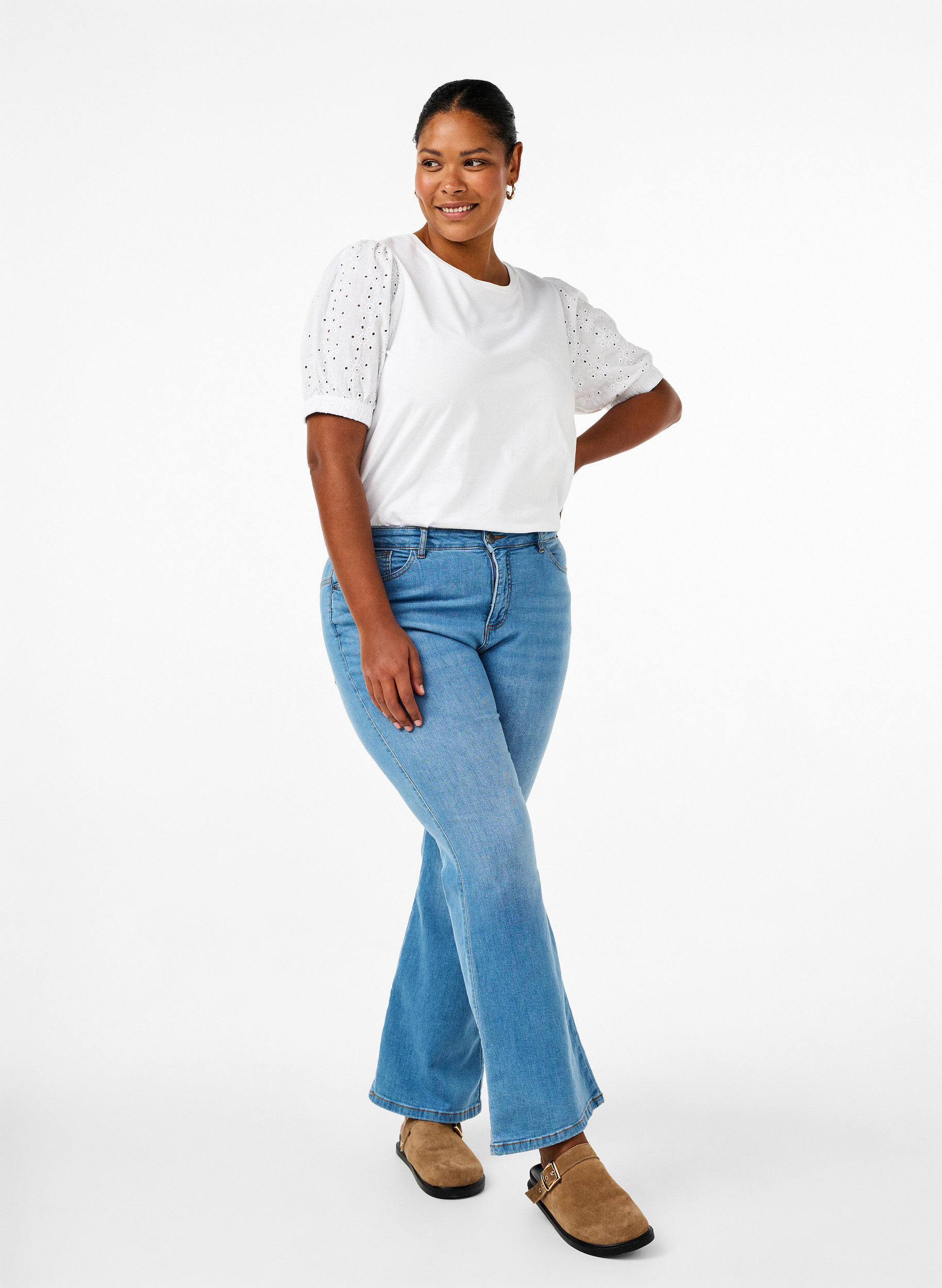 Zizzi &Oslash;kologisk bomuldsbluse med broderi anglaise &aelig;rmer, Bright White, Model image number 2