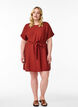 Kort kjole med løs pasform og bindebælte, Rød, Model image number 1
