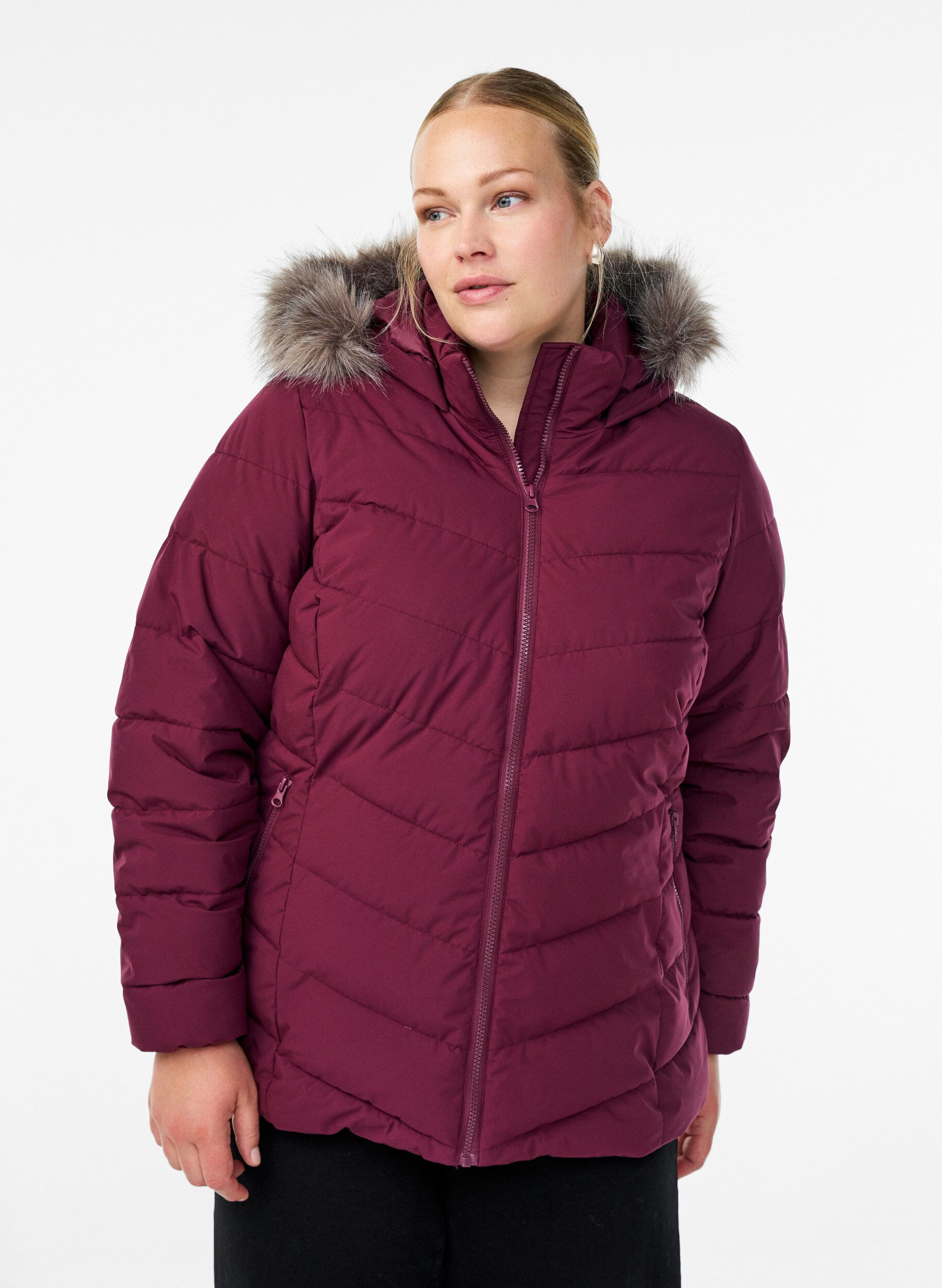 ZizziKort pufferjakke med h&aelig;tte, M&oslash;rk Bordeaux, Model image number 0