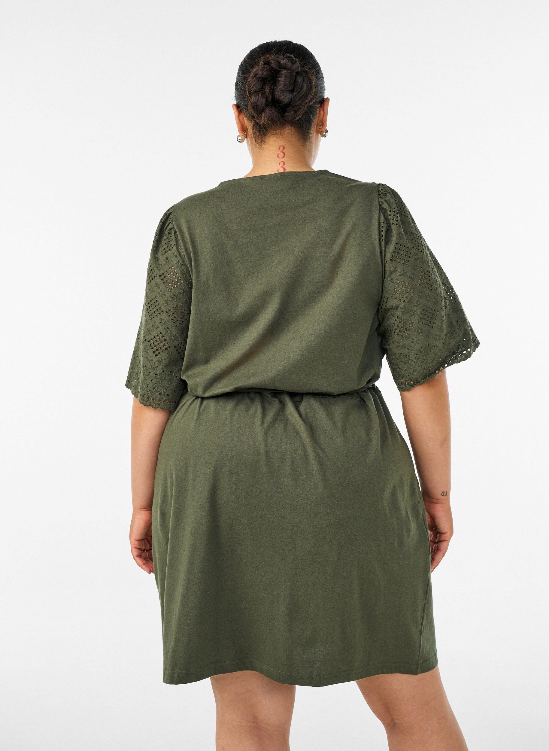 ZizziBomuldskjole med broderie anglaise-&aelig;rmer og bindeb&aring;nd, Gr&oslash;n, Model image number 2