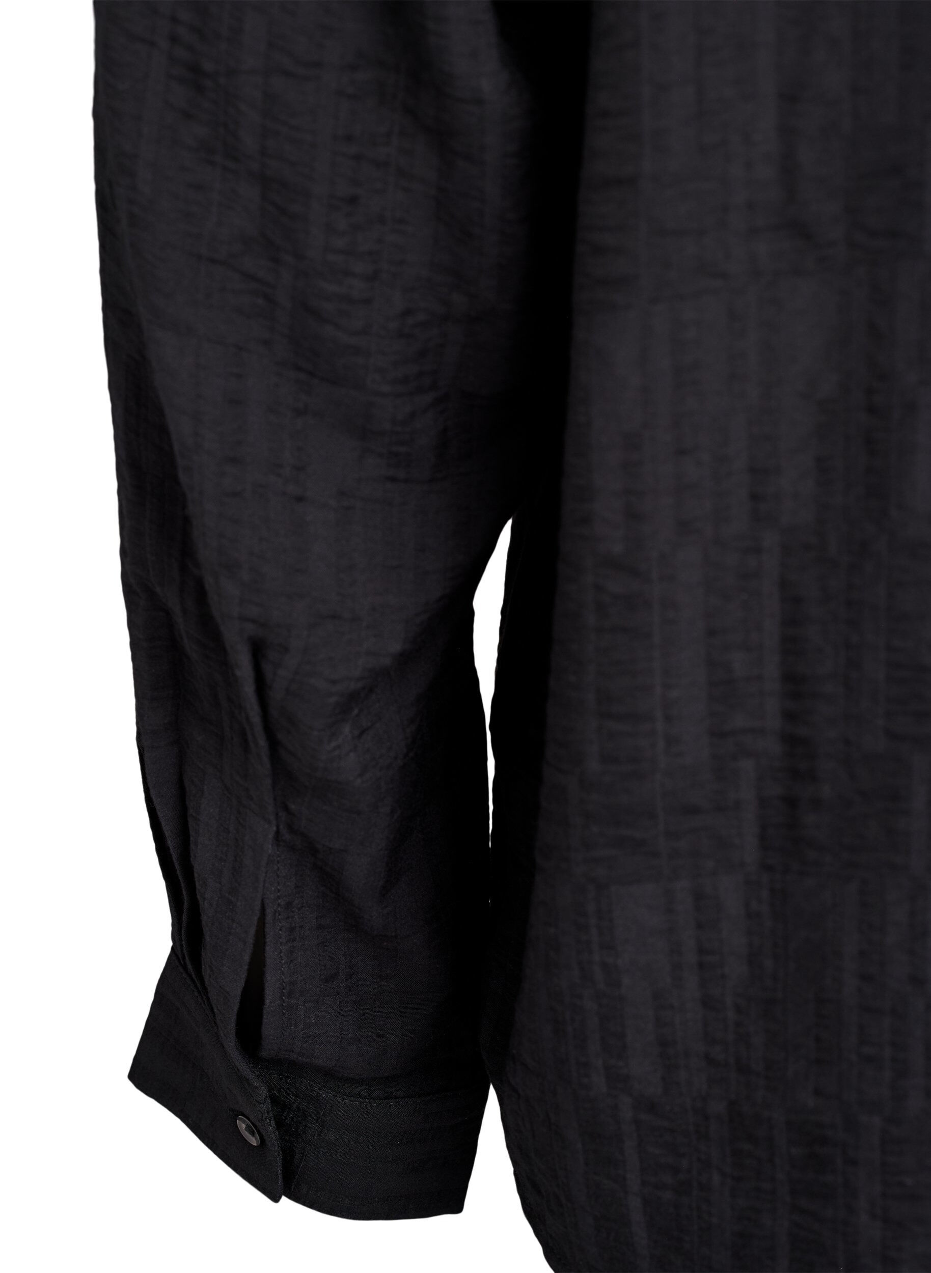 Zizzi L&oslash;s skjorte med tekstur og V-udsk&aelig;ring, Sort, Packshot image number 3