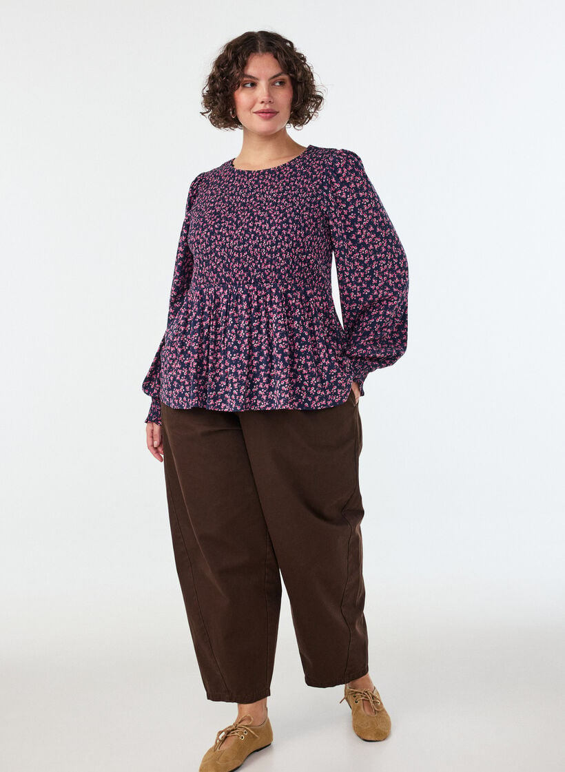Bluse med smockoverdel og blomsterprint, Bl&aring;, Model image number 0