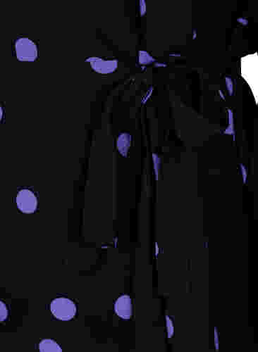 Prikket wrapbluse i viskose, Black w. Purple Dot, Packshot image number 3