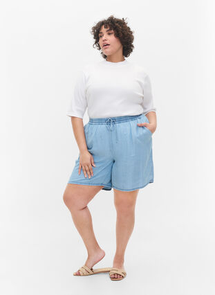 Løse shorts med bindesnøre og lommer, Light blue denim, Model image number 2