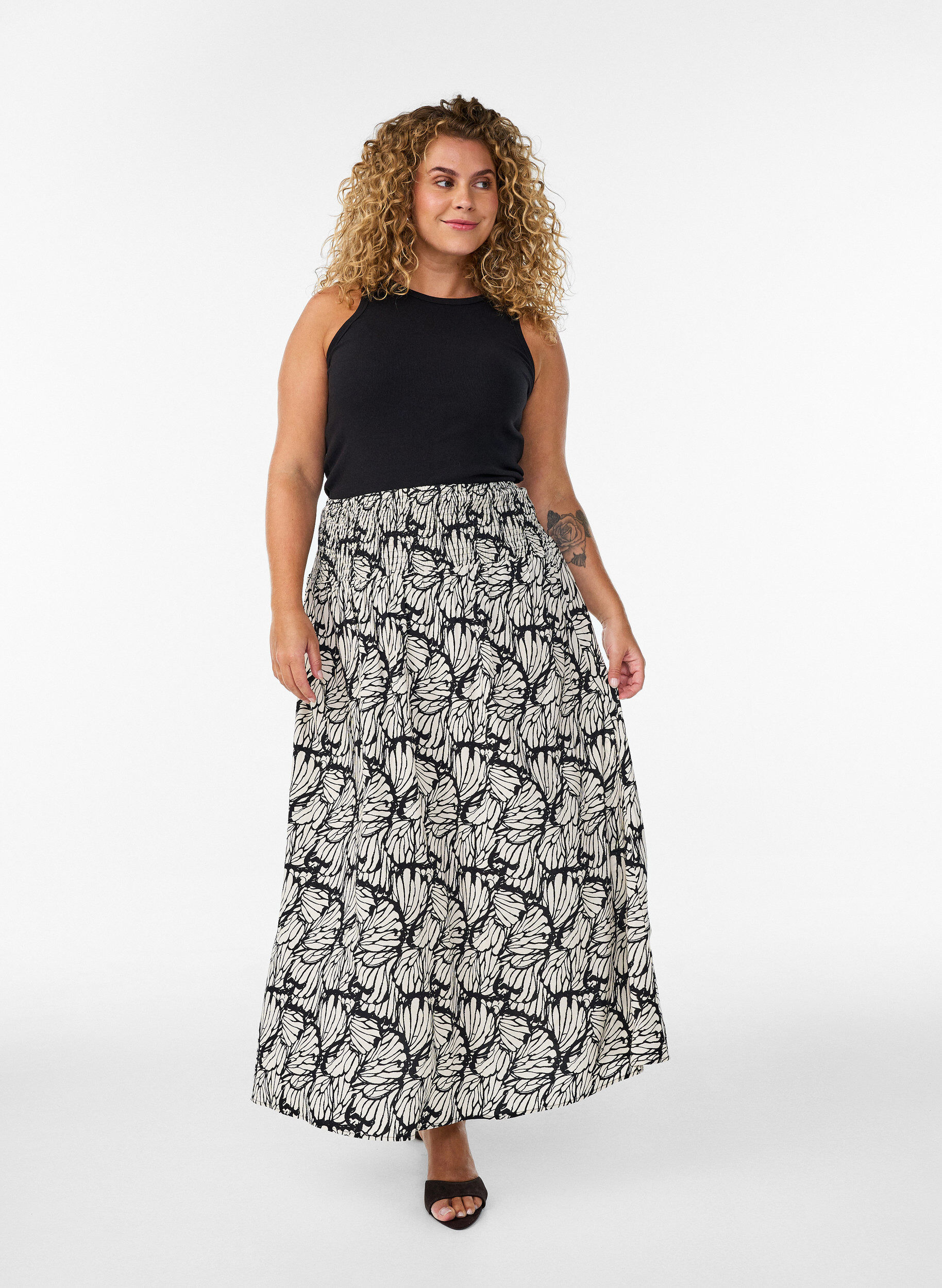 ZizziMaxinederdel i viskose med smock, Sort, Model image number 0