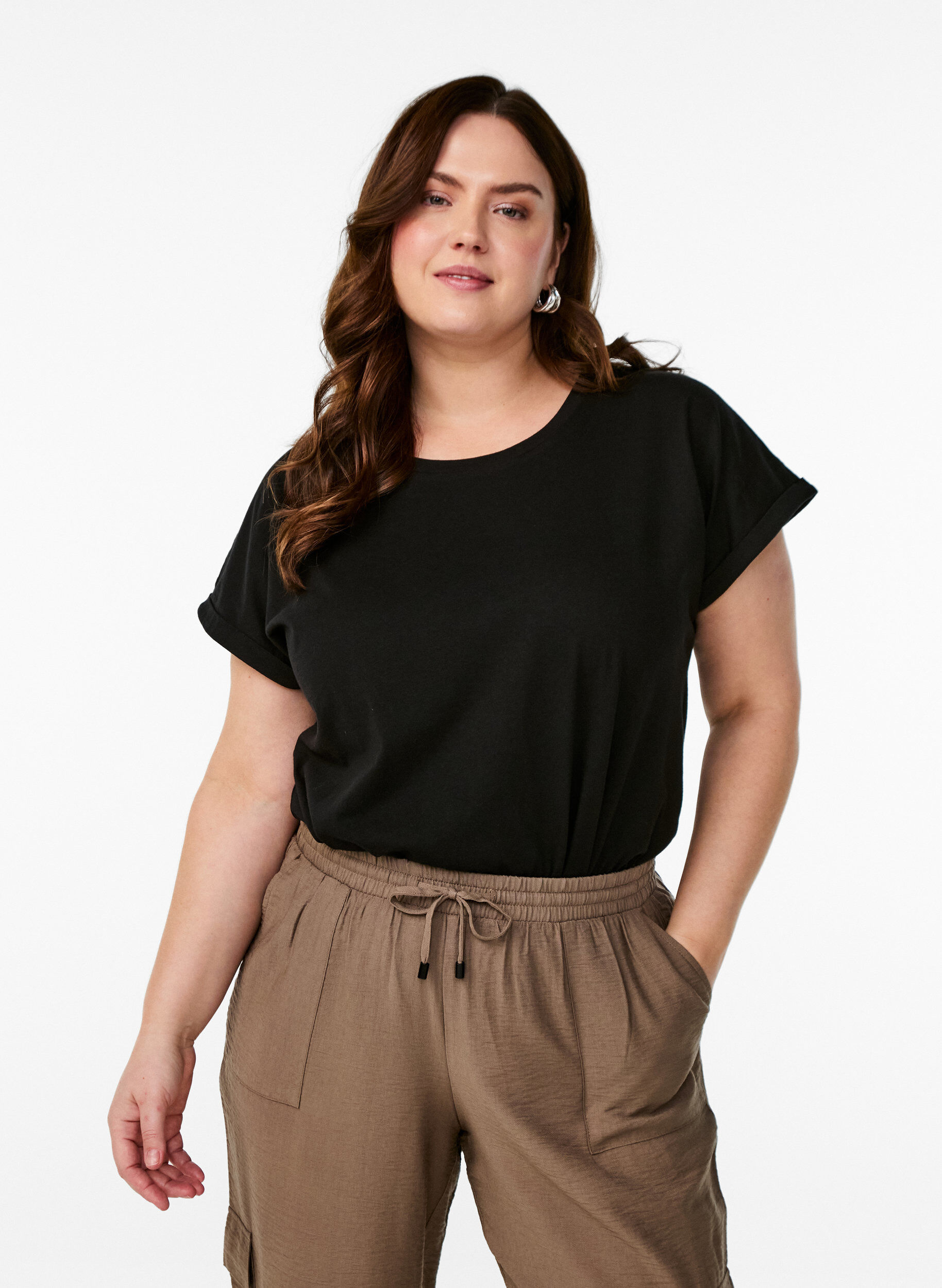 Zizzi Kort&aelig;rmet t-shirt i bomuldsblanding, Sort, Model image number 0