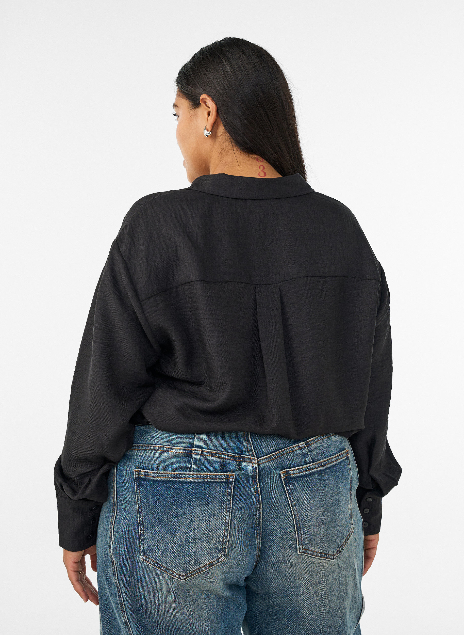 ZizziL&oslash;s skjorte med V-udsk&aelig;ring, Sort, Model image number 2