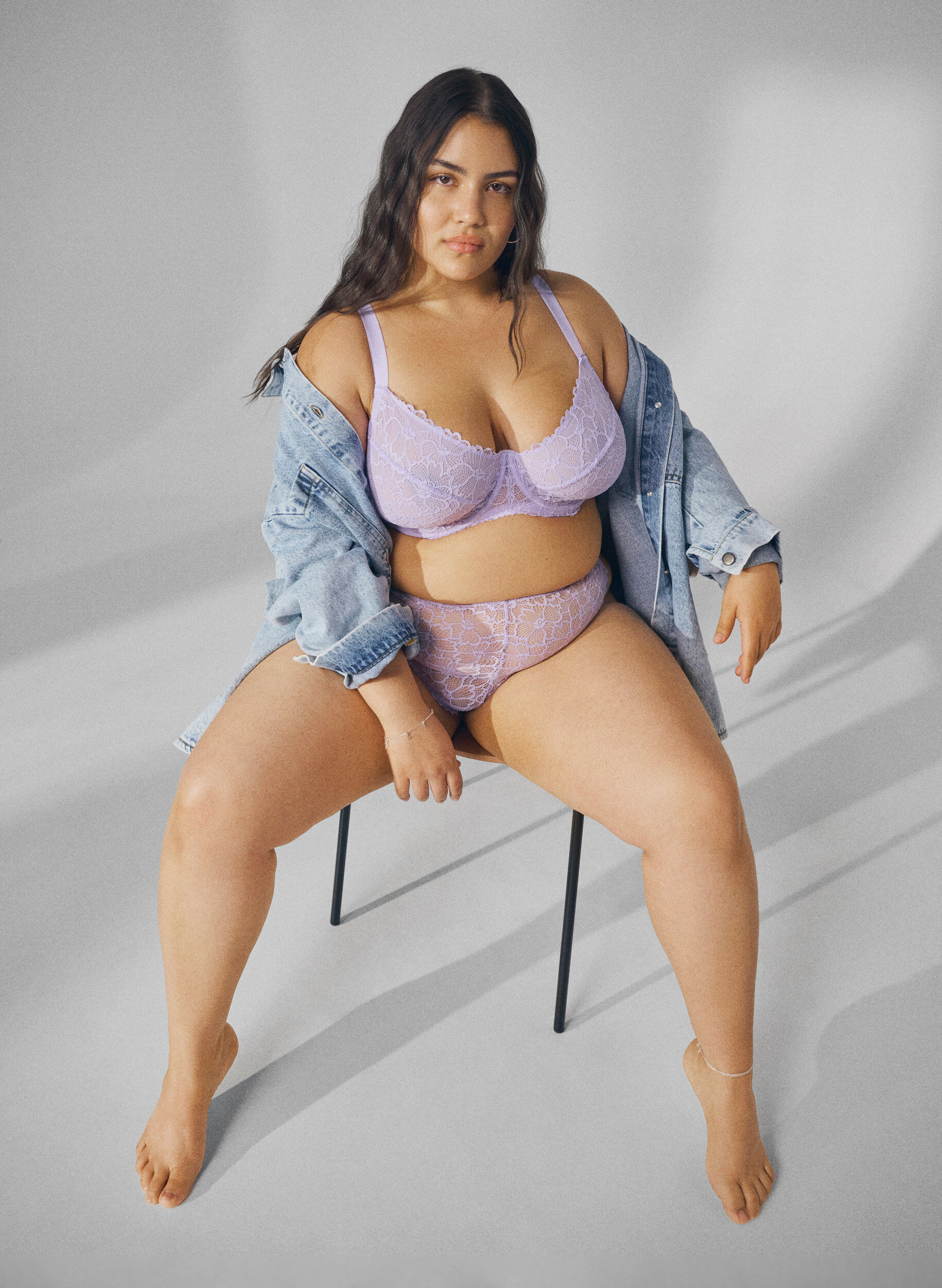 Zizzi G-streng med blomsterblonde og regul&aelig;r talje, Lilla, Image image number 0