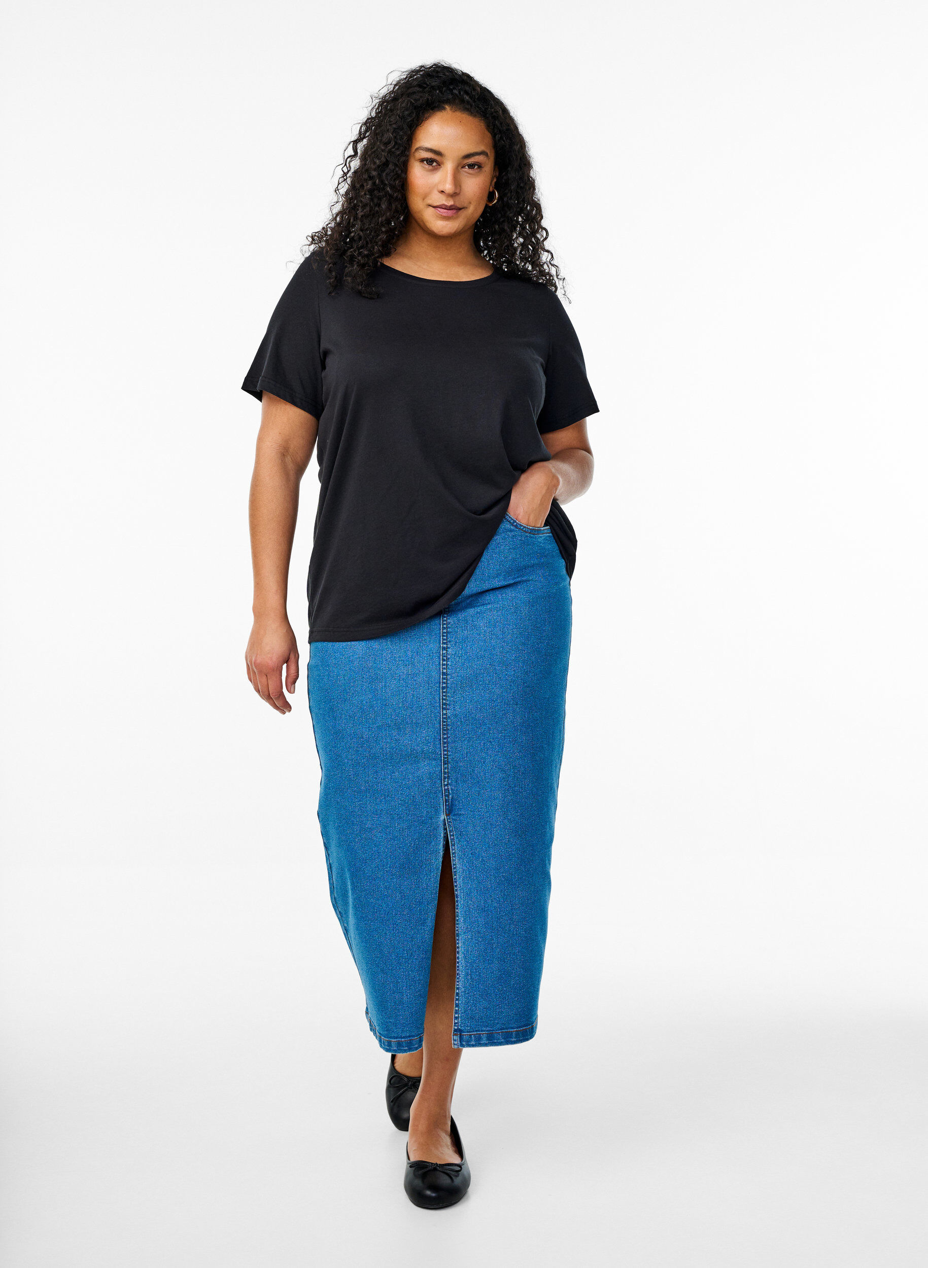 Zizzi FLASH - 2-pak t-shirts med rund hals, Black/Black, Model image number 2