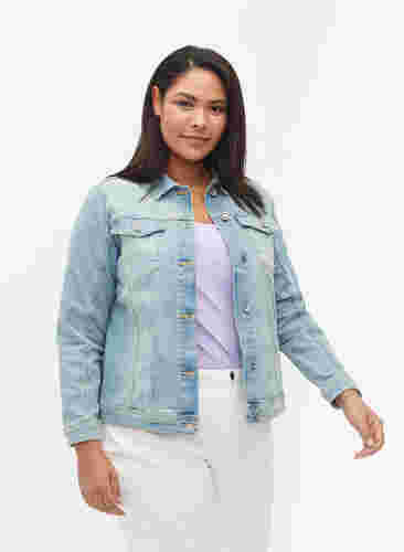 Lys denim jakke med brystlommer, Light blue denim, Model image number 0