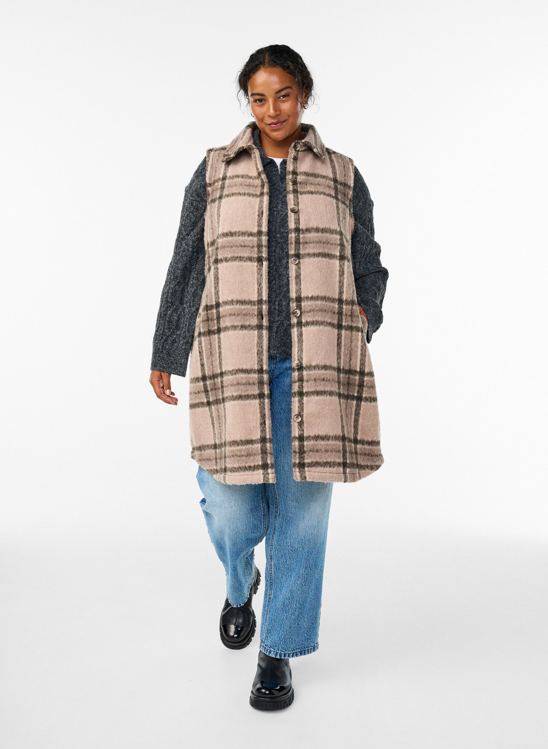 Zizzi Lang ternet vest i b&oslash;rstet kvalitet, Beige, Model image number 1