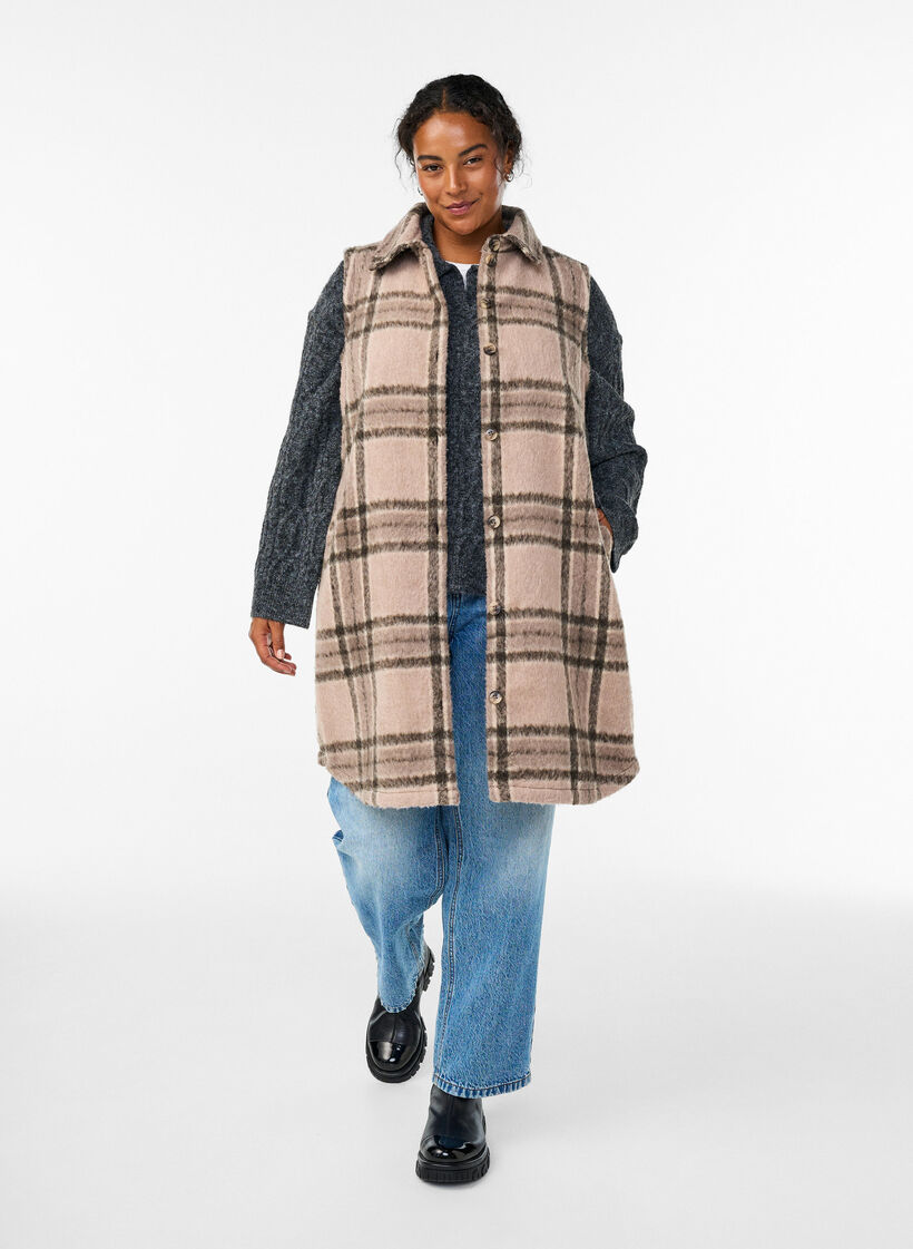 Lang ternet vest i børstet kvalitet, Beige, Model image number 1