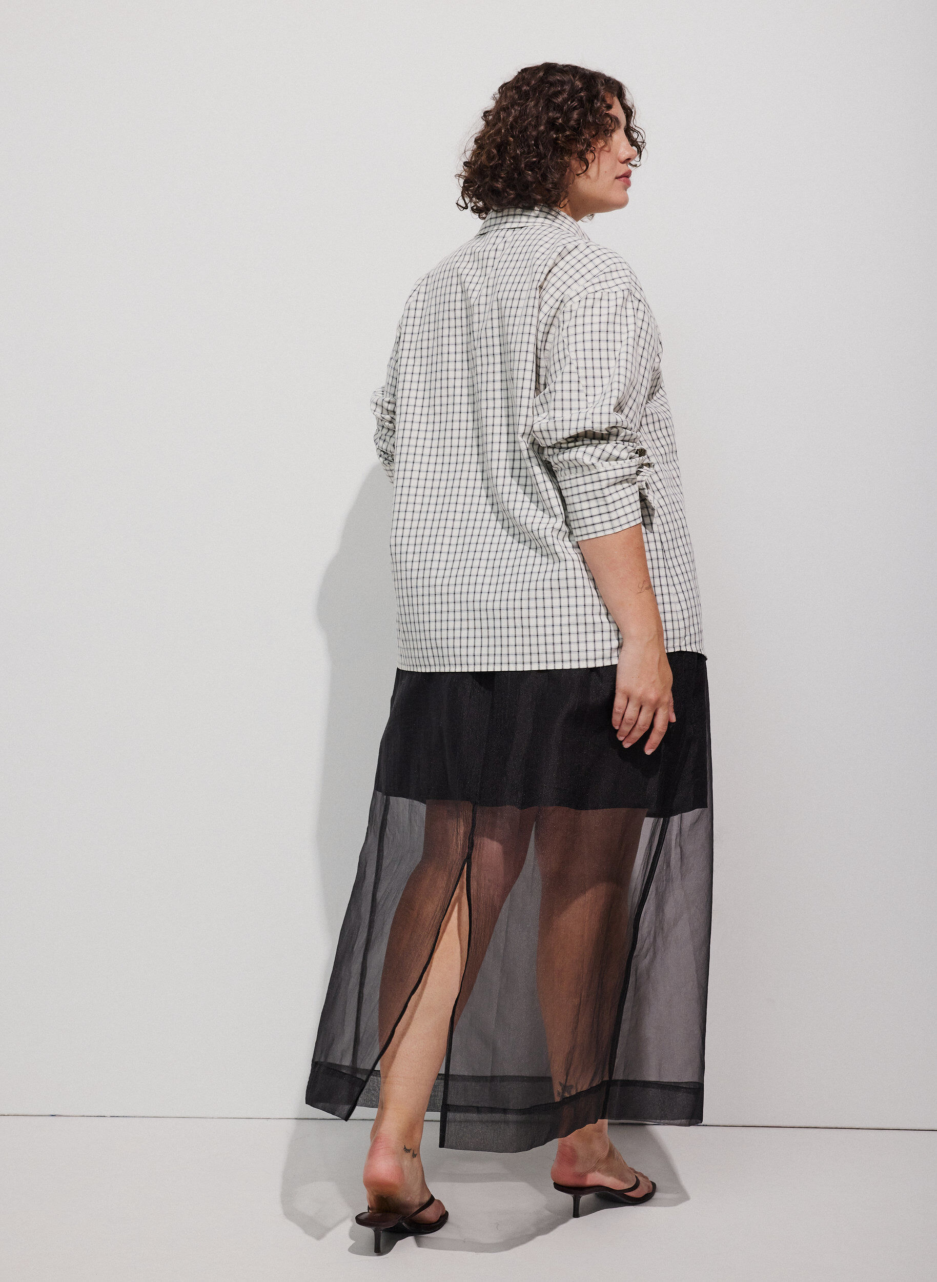 ZizziLang nederdel i organza-look, Sort, Model image number 2