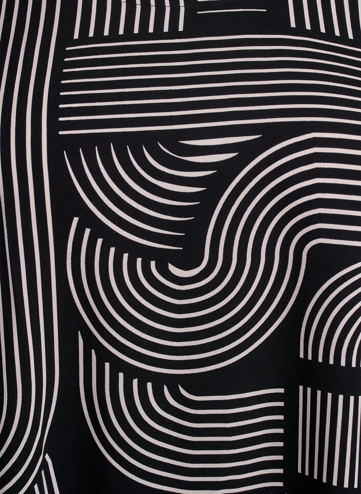 Kort&aelig;rmet bluse i viskose med print, Sort, Packshot image number 2