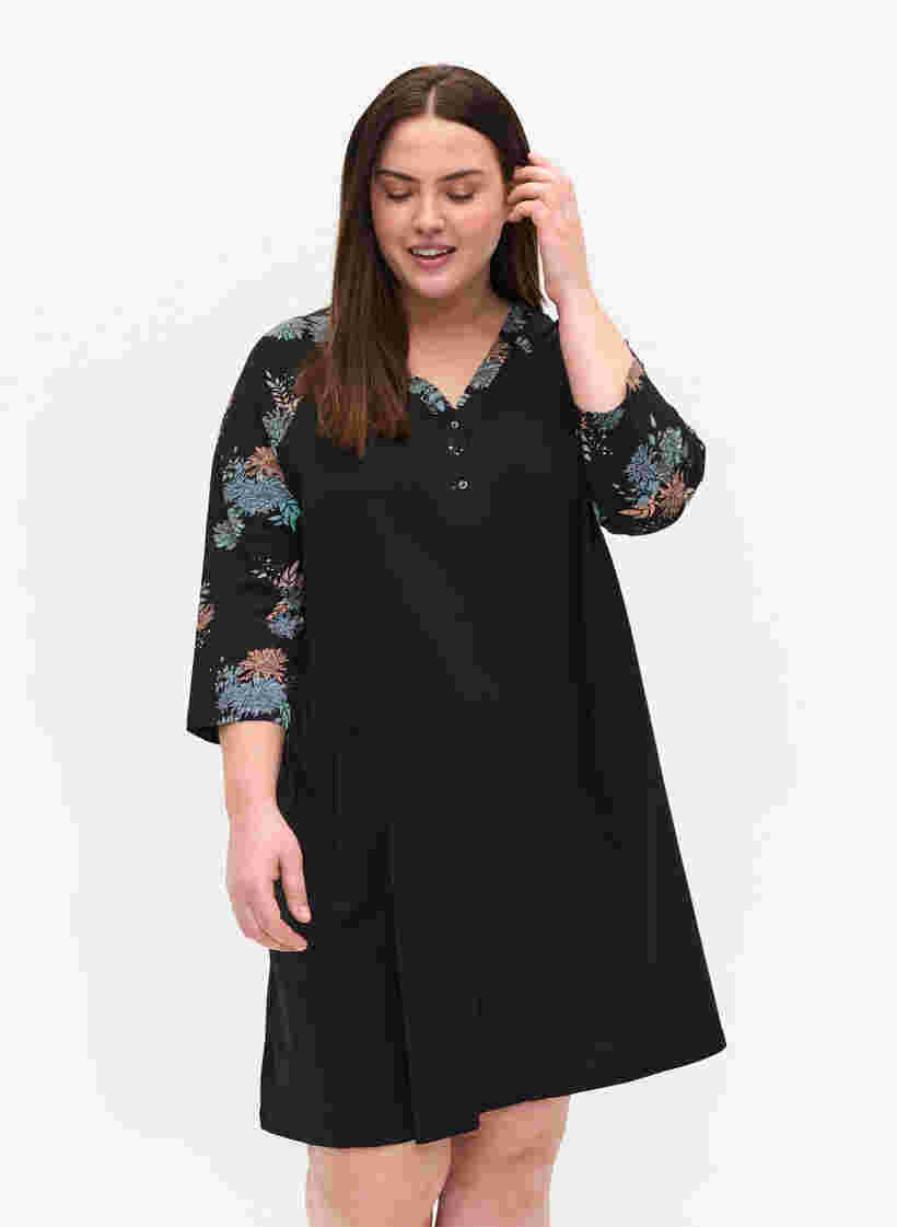 Bomulds natkjole med printdetaljer, Black Flower AOP, Model image number 0