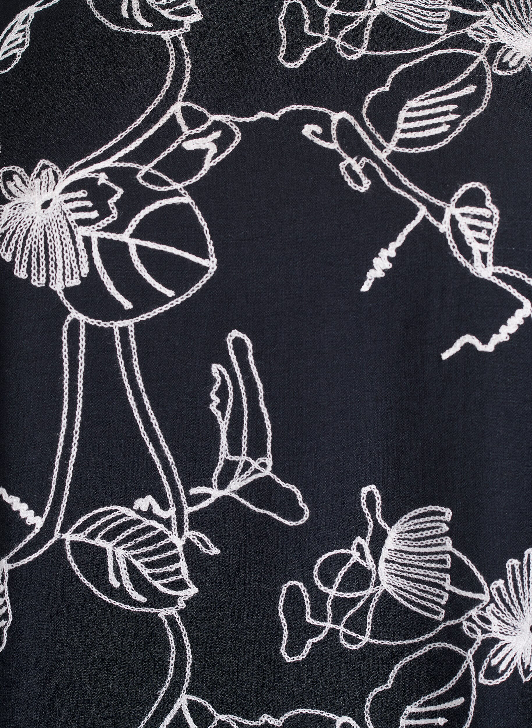 Zizzi Kort kjole med a-facon og broderet m&oslash;nster, Sort, Packshot image number 2