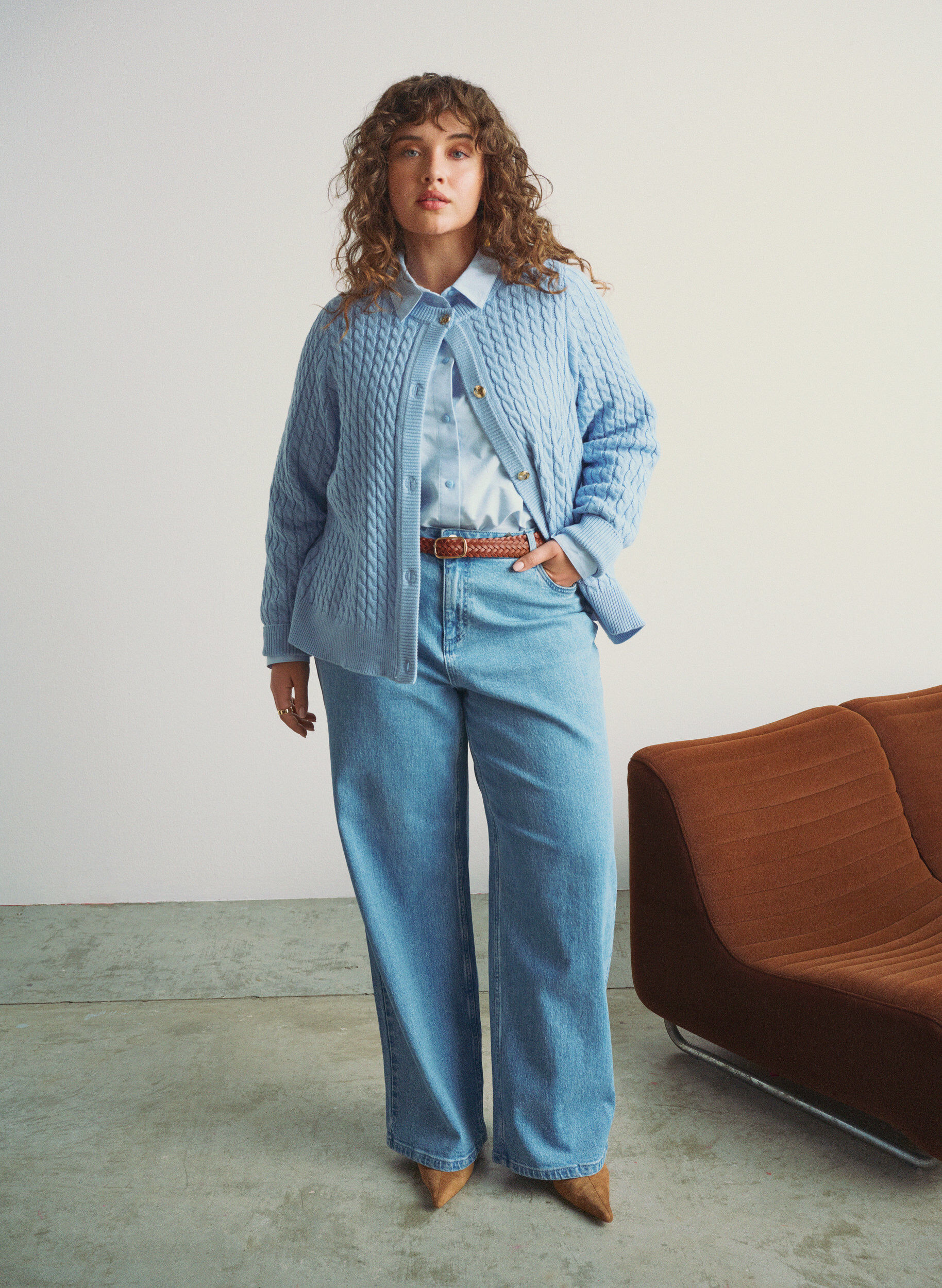 Zizzi Kabelstrikket cardigan med gyldne knapper, Bl&aring;, Image image number 0