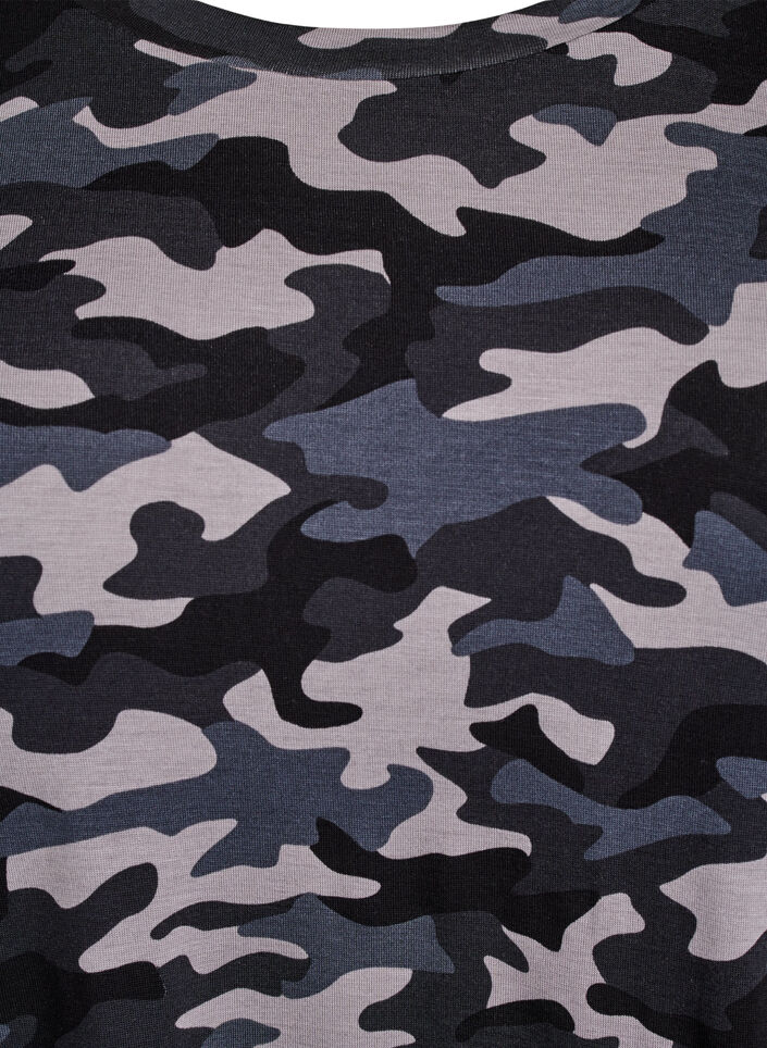 T-shirt med TENCEL&trade; Lyocell og armyprint, Gr&aring;, Packshot image number 2