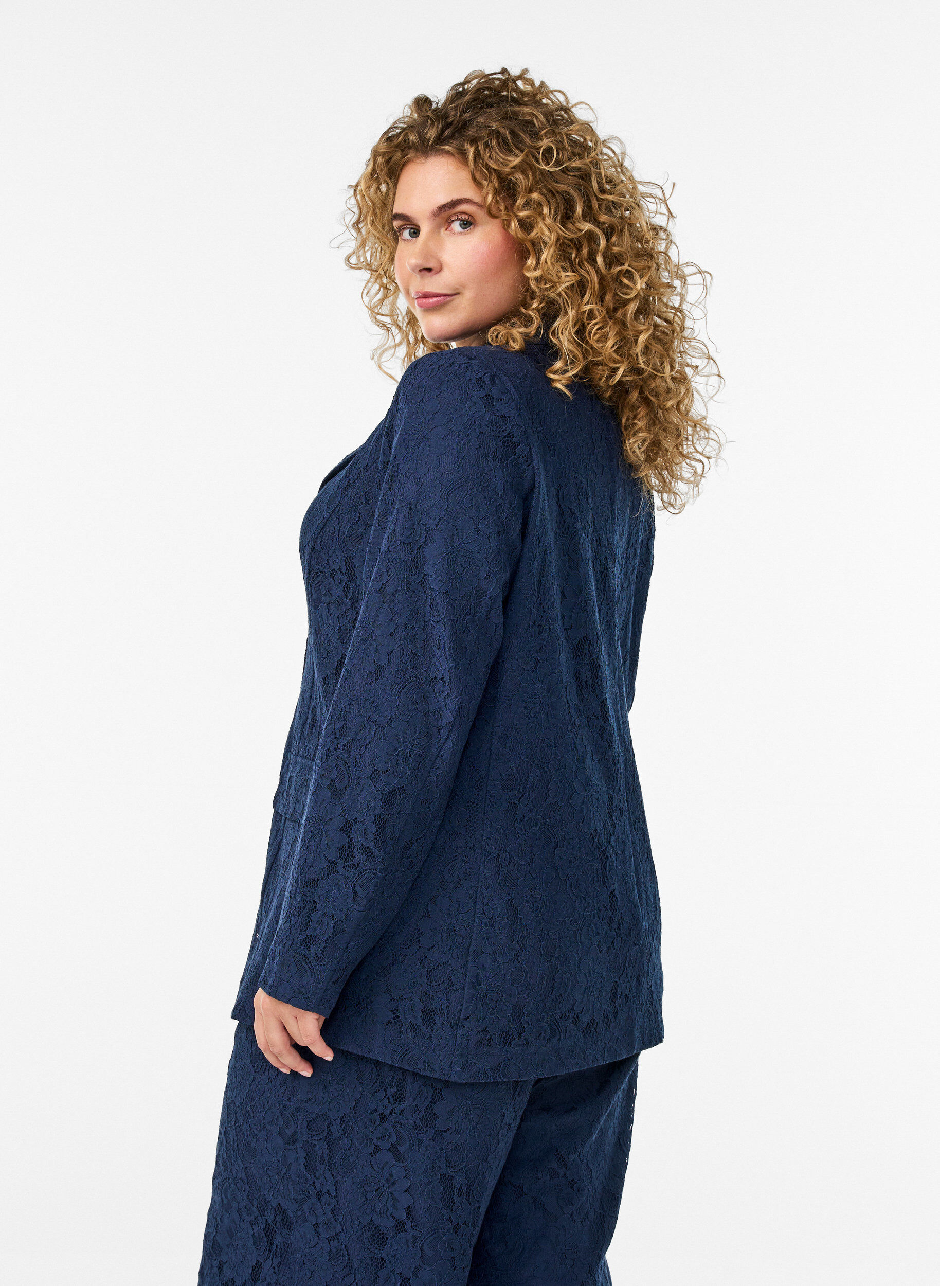 Zizzi Blazer i blonde med knaplukning, Bl&aring;, Model image number 2