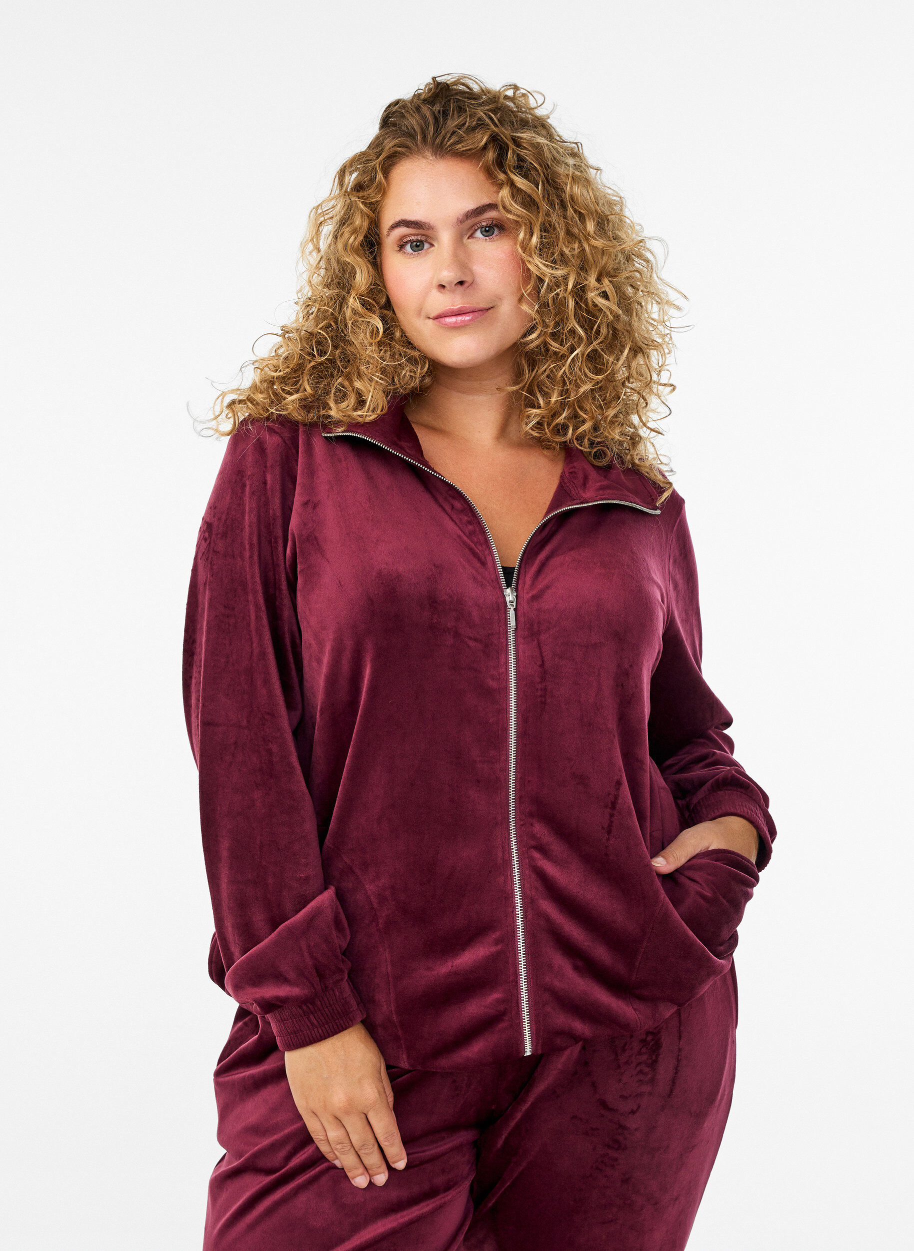 Cardigan i bl&oslash;d velour med lynl&aring;s og h&oslash;j krave, M&oslash;rk Bordeaux, Model
