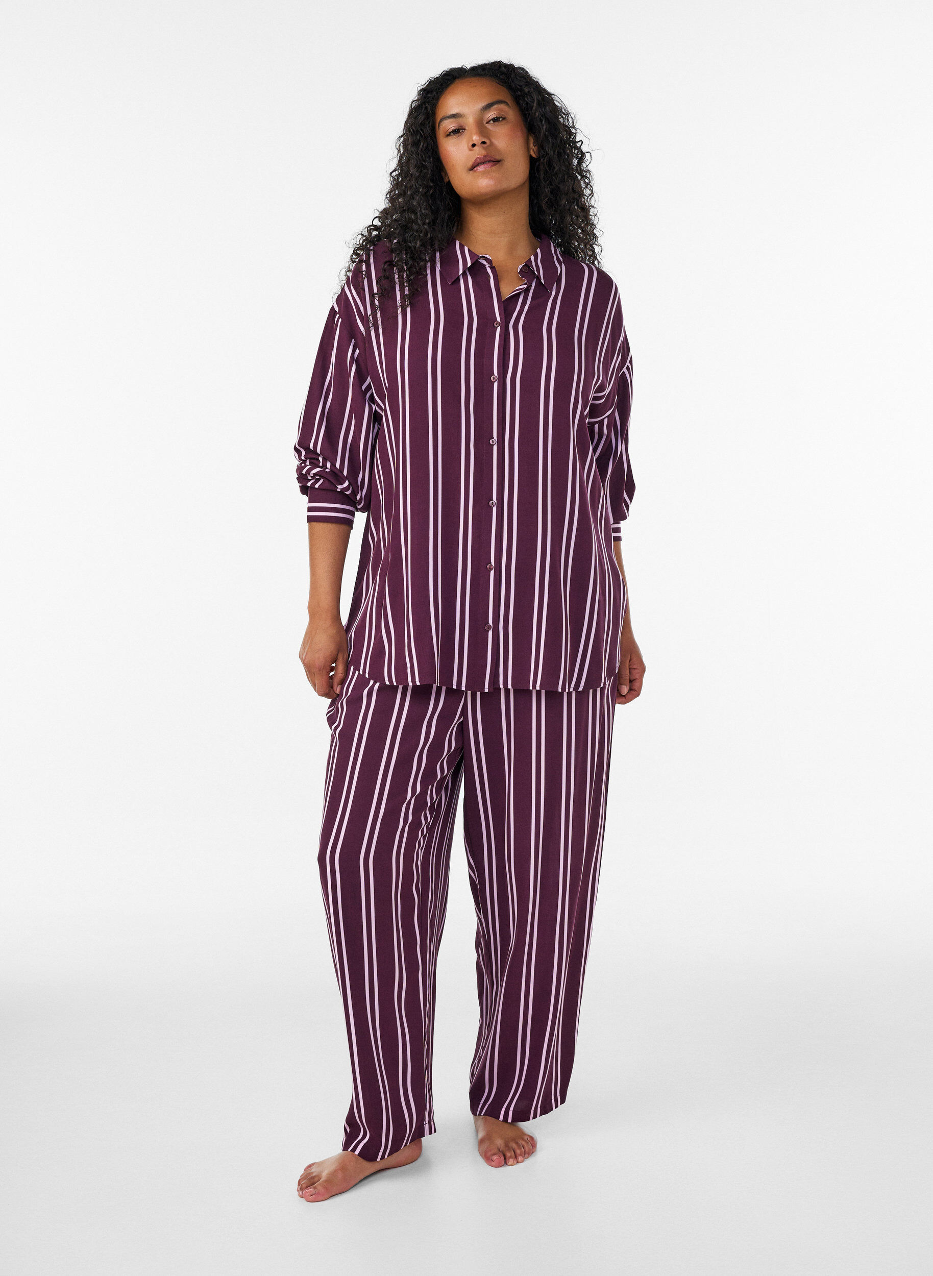 ZizziL&oslash;se natbukser med striber, M&oslash;rk Bordeaux, Model image number 1