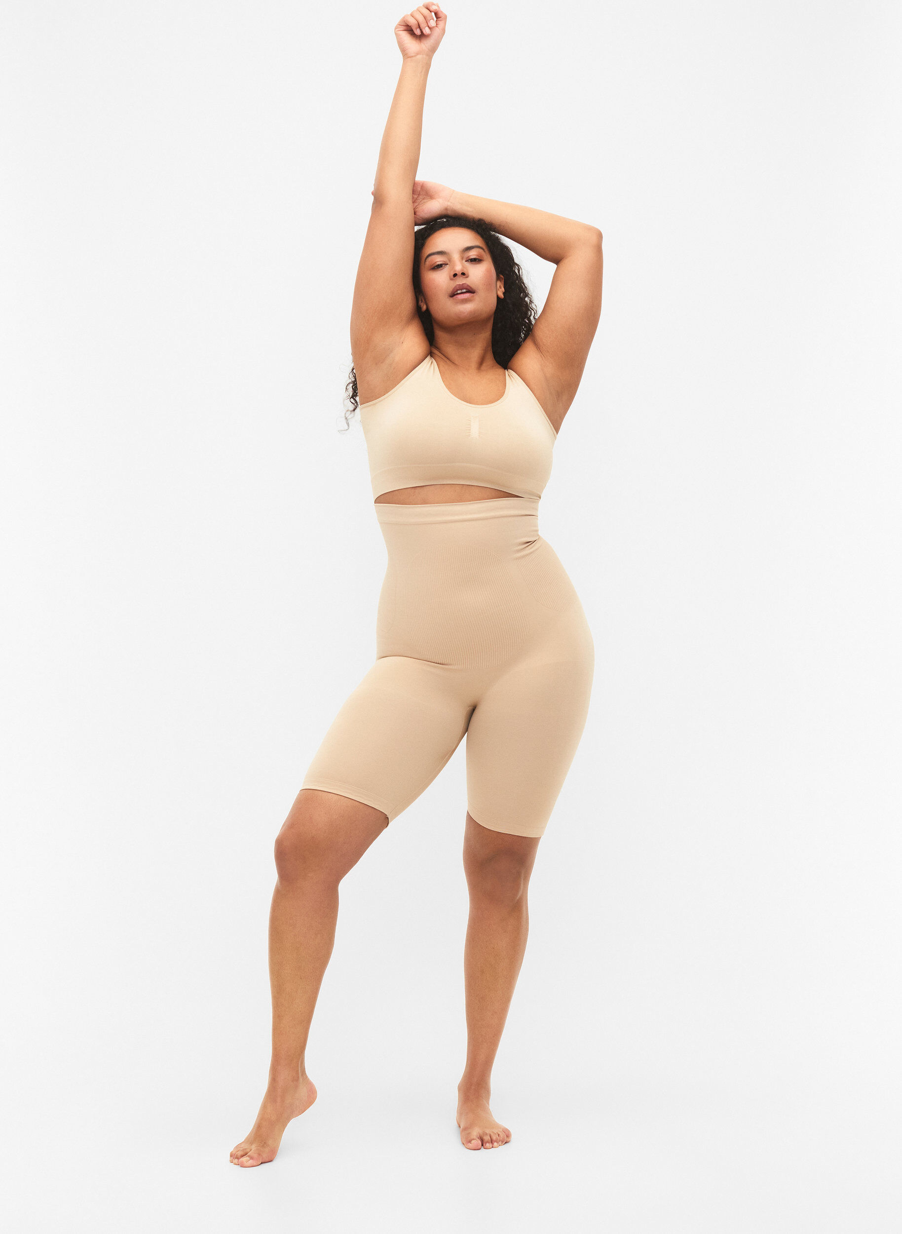 Zizzi H&oslash;jtaljede shapewear shorts, Beige, Model image number 1