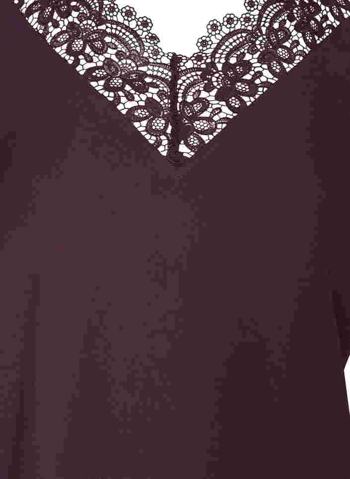 Ensfarvet bluse med blonder og 3/4 ærmer, Plum Perfect, Packshot image number 2
