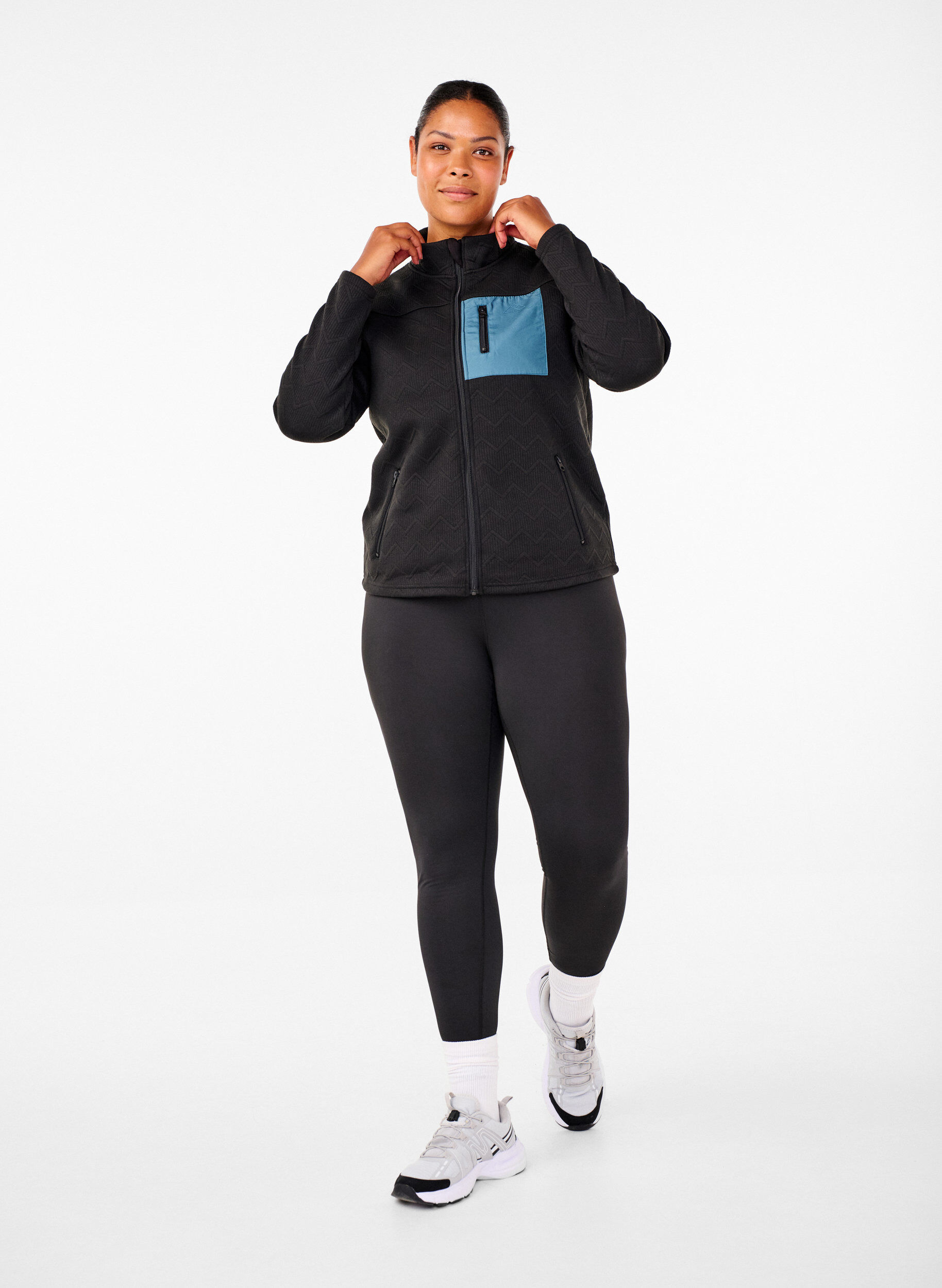 Zizzi Sporty fleecejakke med lommer, Sort, Model image number 1
