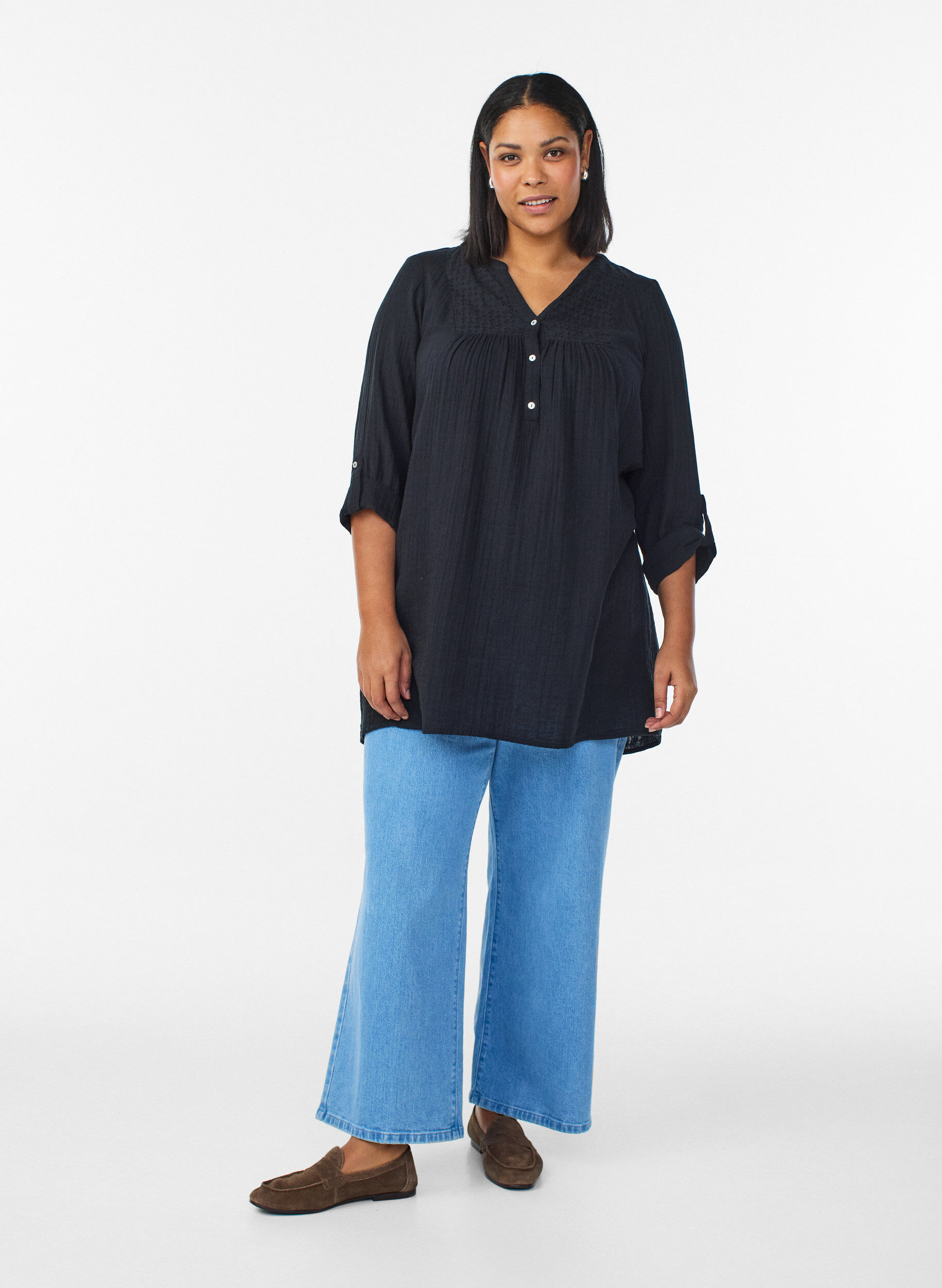 Zizzi Tunika i bomuldsmusselin med broderi anglaise, Sort, Model image number 1