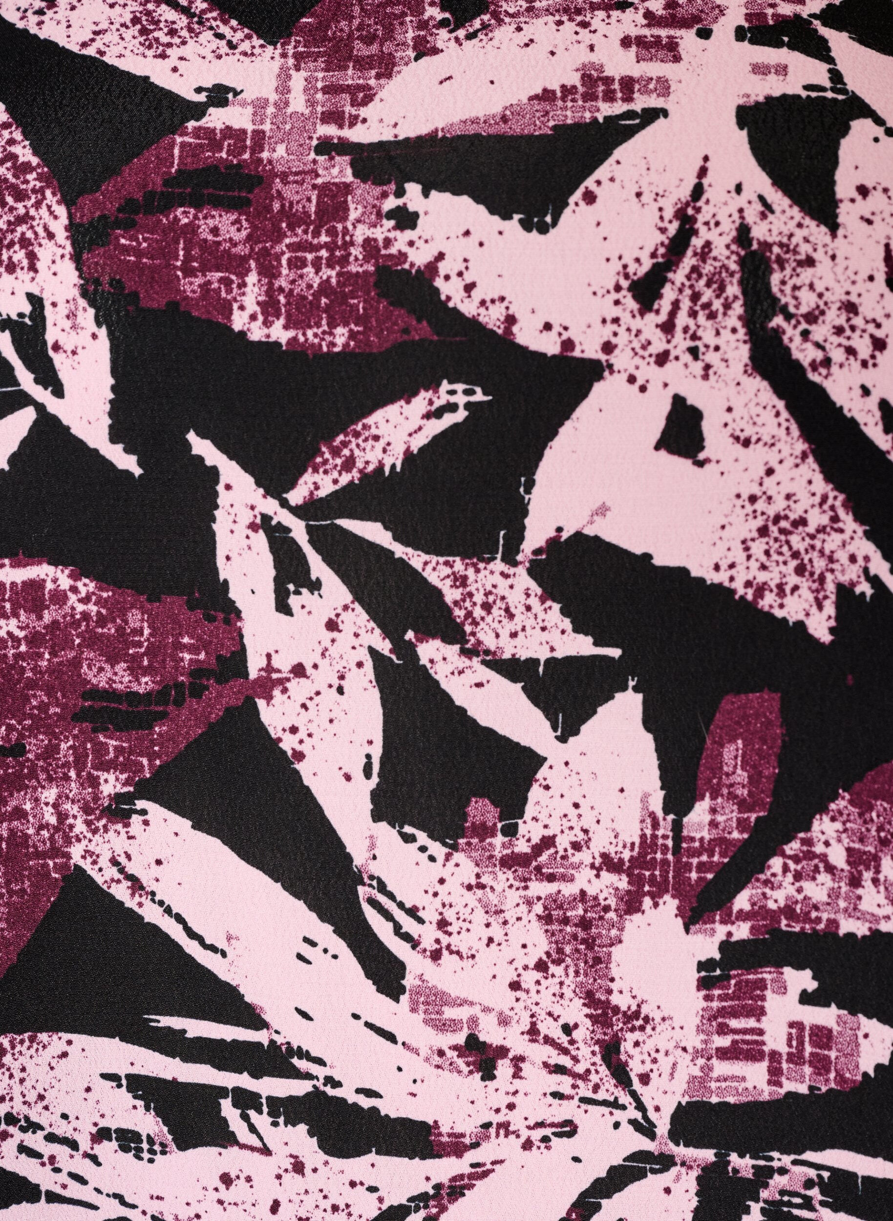 ZizziKort kjole i viskose med blomsterprint og 3/4 &aelig;rmer, Sort, Packshot image number 2