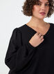 Viskosebluse med V-hals og ballonpasform, Sort, Model image number 3