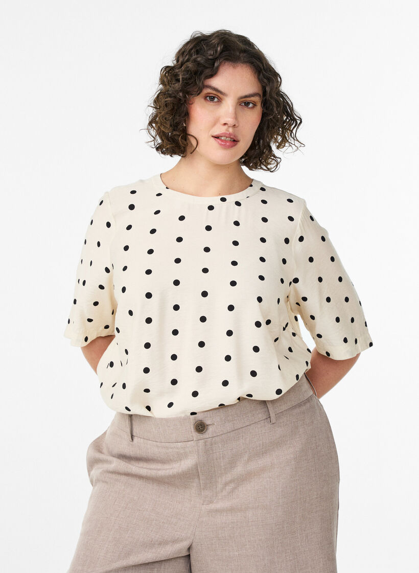 Viskosebluse med prikker og 1/2 &aelig;rmer, Vanilla, Model image number 0