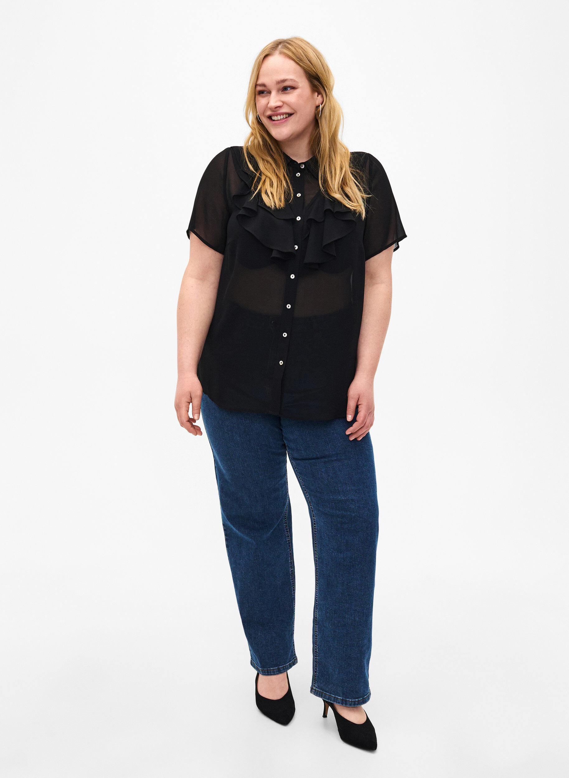 Zizzi Kort&aelig;rmet skjortebluse med fl&aelig;ser, Black, Model image number 2