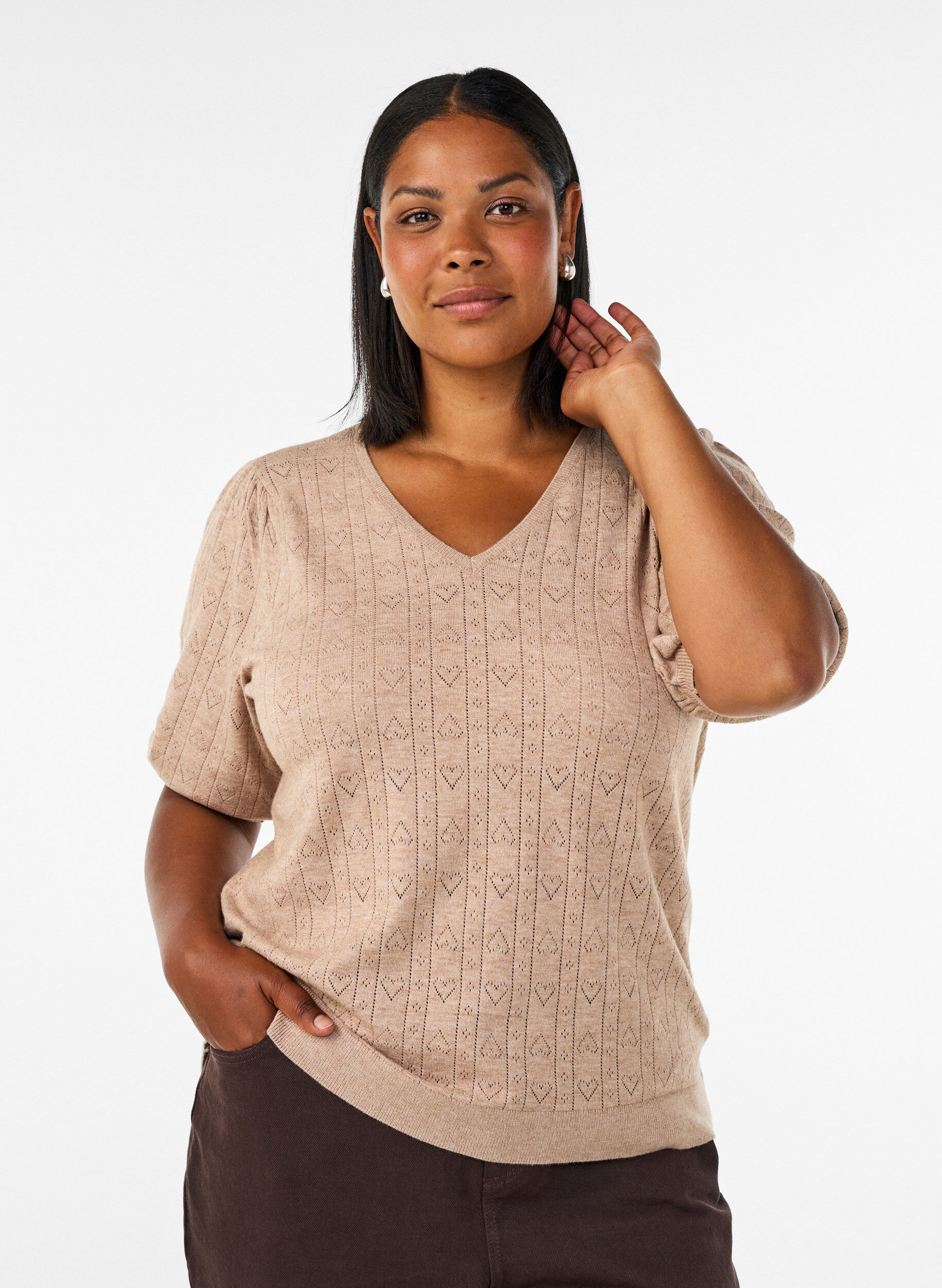 ZizziKort&aelig;rmet strikbluse med pointellem&oslash;nster, Beige, Model image number 0