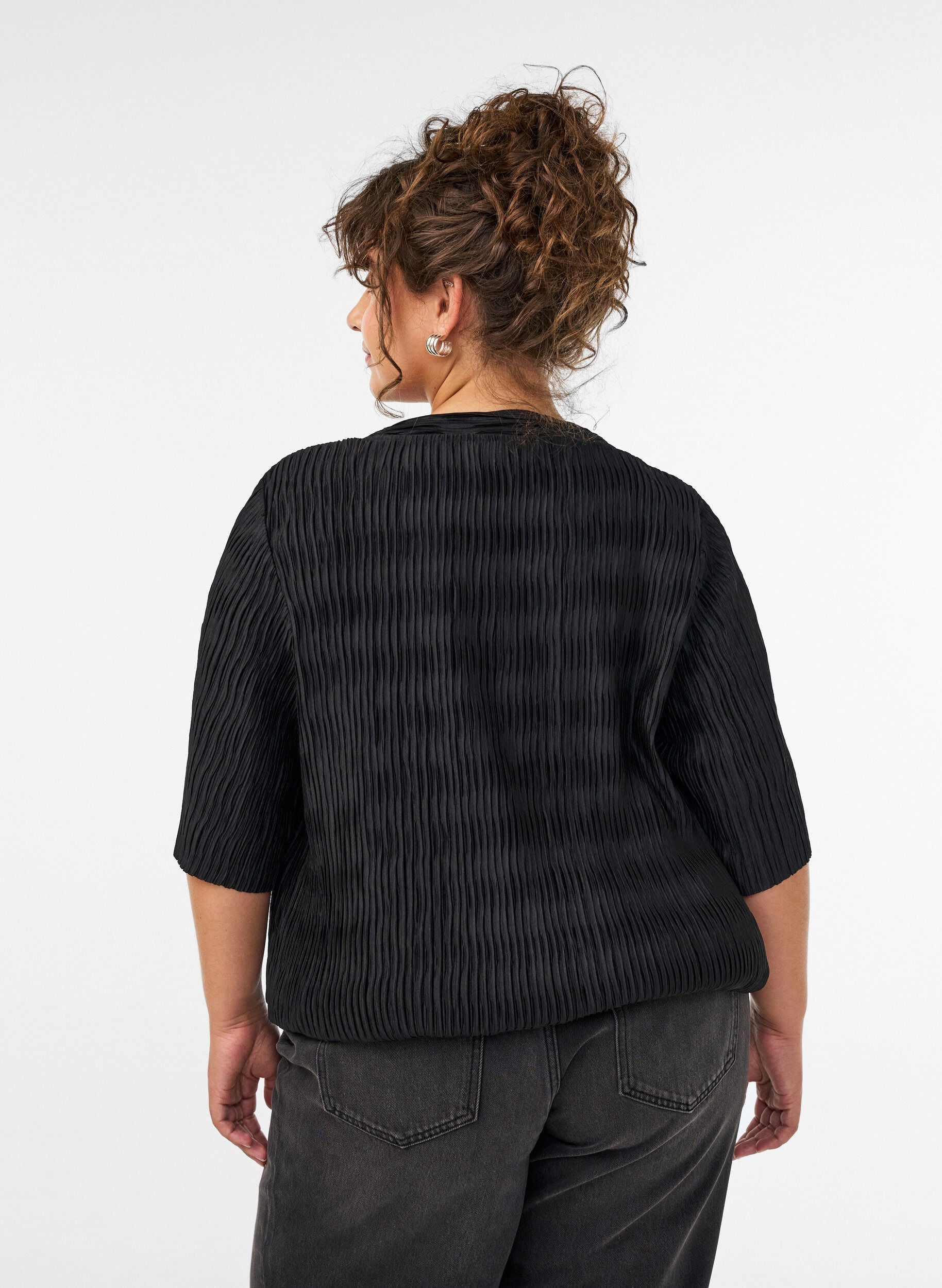 ZizziBluse med b&oslash;lget struktur og ballonform, Sort, Model image number 2