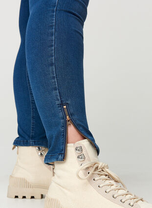 Cropped Amy jeans med høj talje og lynlås, Dark blue denim, Model image number 1