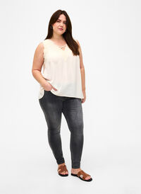 Viona jeans med regulær talje, Dark Grey Denim, Model
