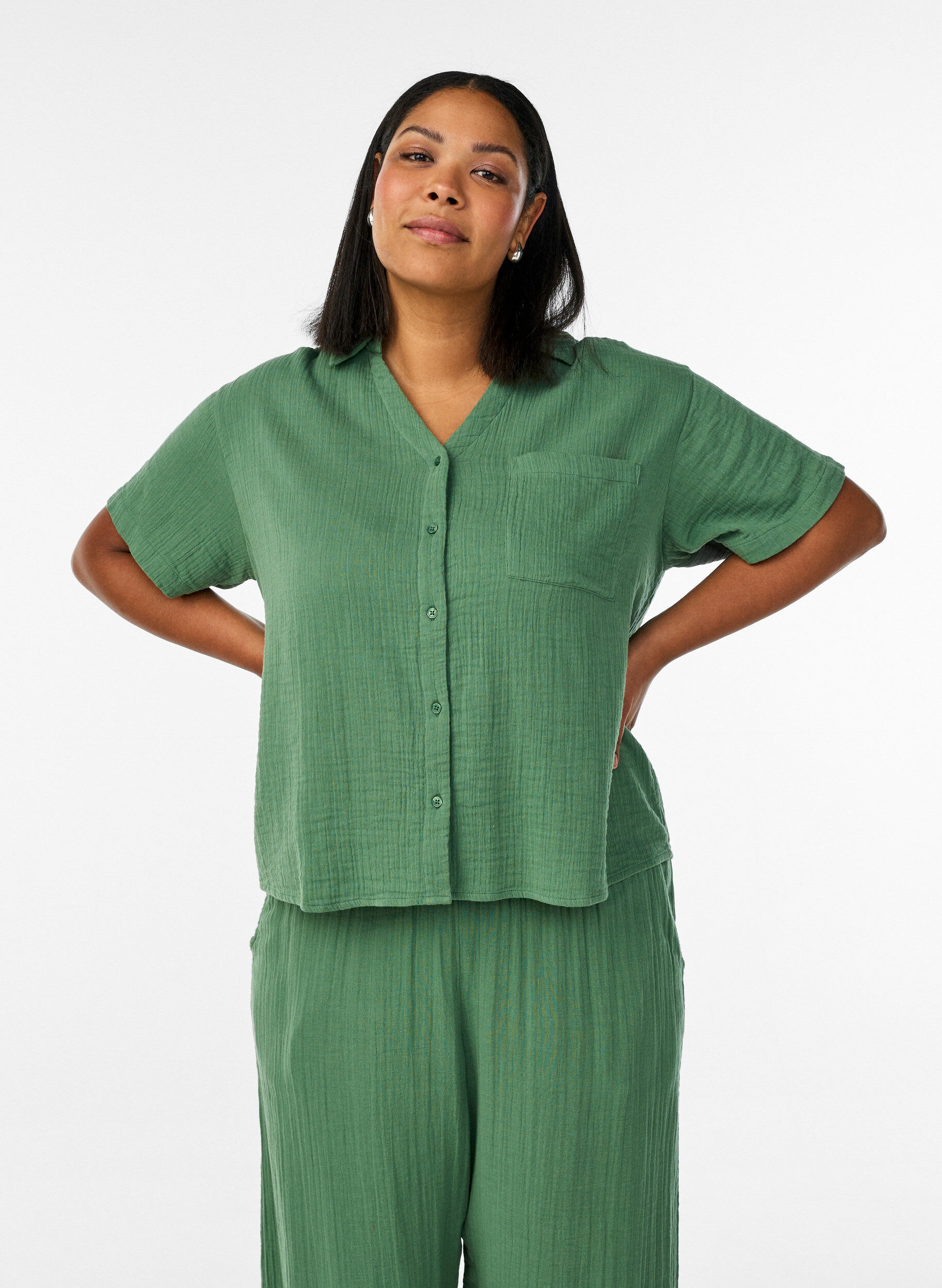 ZizziSkjortebluse i bomuldsmusselin med korte &aelig;rmer, Gr&oslash;n, Model image number 0