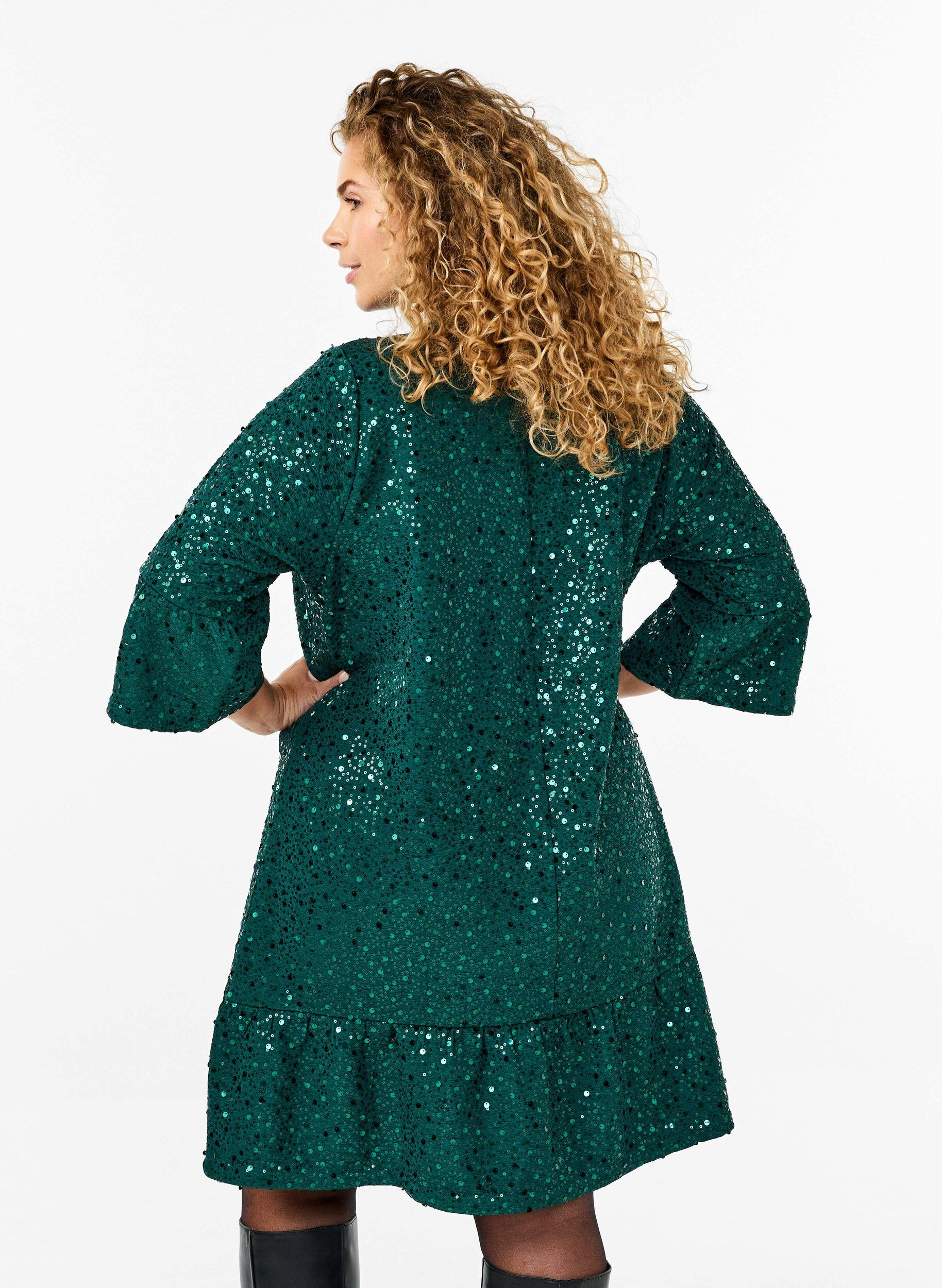 Zizzi Pailletkjole med V-udsk&aelig;ring og 3/4 &aelig;rmer, Rain Forest, Model image number 1