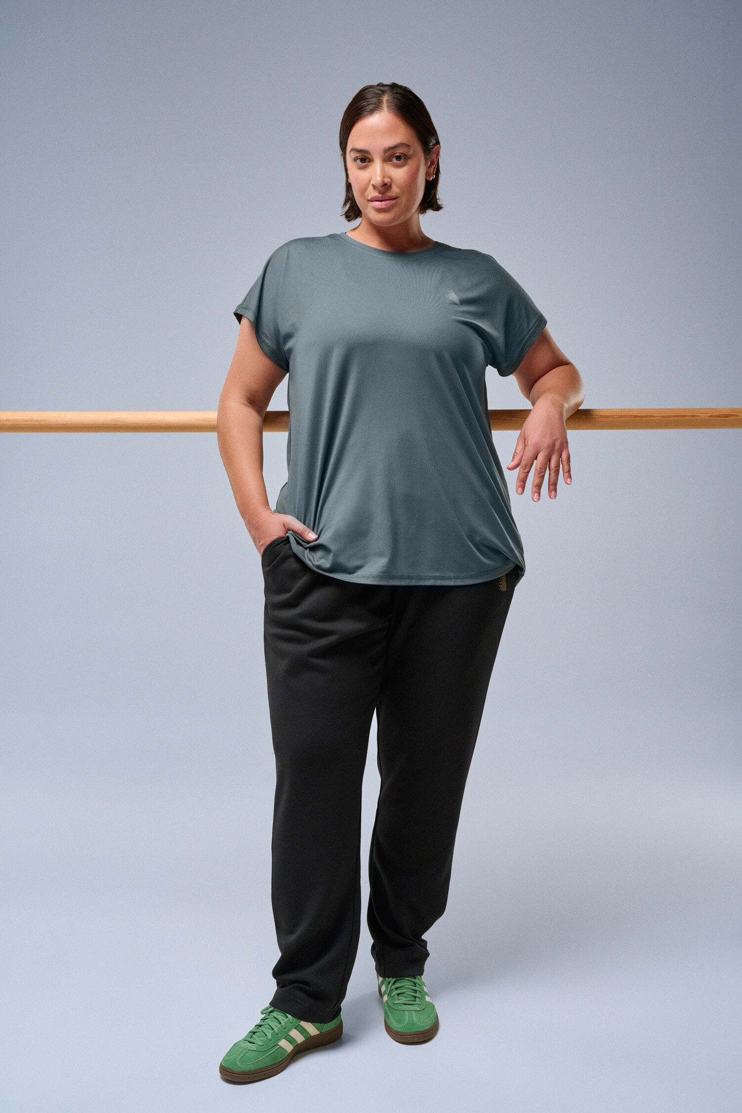 Sports t-shirt og bukser, , Model