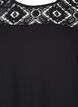 Kortærmet viskosebluse med blondedetalje, Black, Packshot image number 2