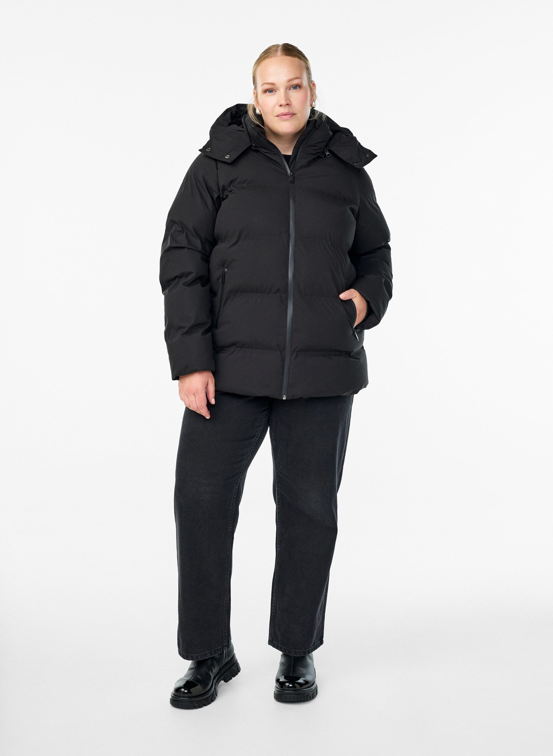 ZizziKort pufferjakke med aftagelig h&aelig;tte, Sort, Model image number 1