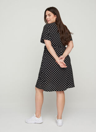 Wrap kjole i print med korte ærmer, Black w White Dot, Model image number 1