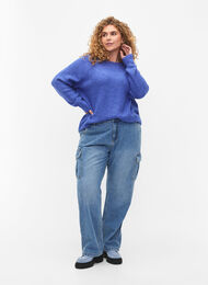 Løstsiddende jeans med cargolommer, Light blue, Model