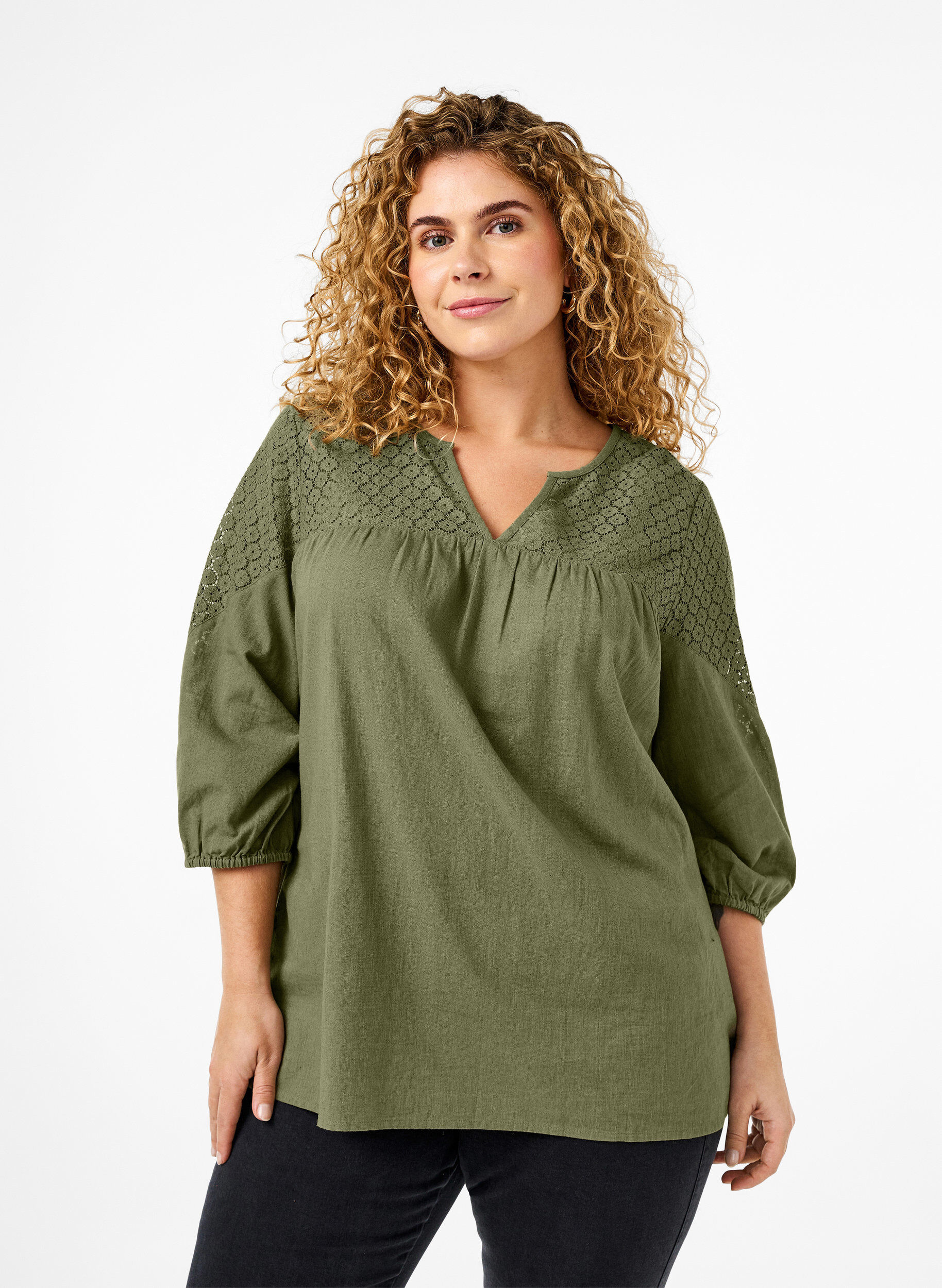 Zizzi Bluse i bomuldsmix med h&oslash;r og crochetdetalje, Deep Lichen Green, Model image number 0