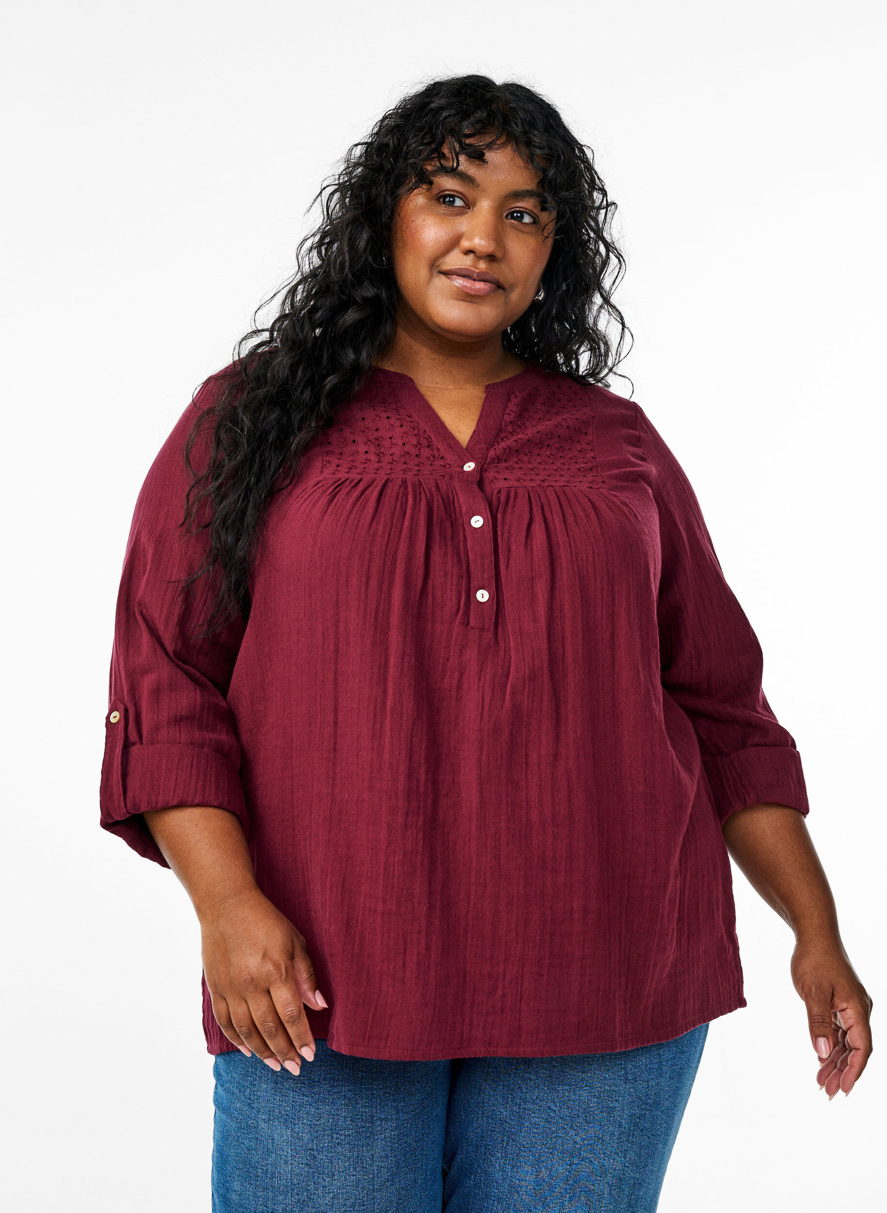 Zizzi Bluse i bomuldsmusselin med broderi anglaise, M&oslash;rk Bordeaux, Model image number 0