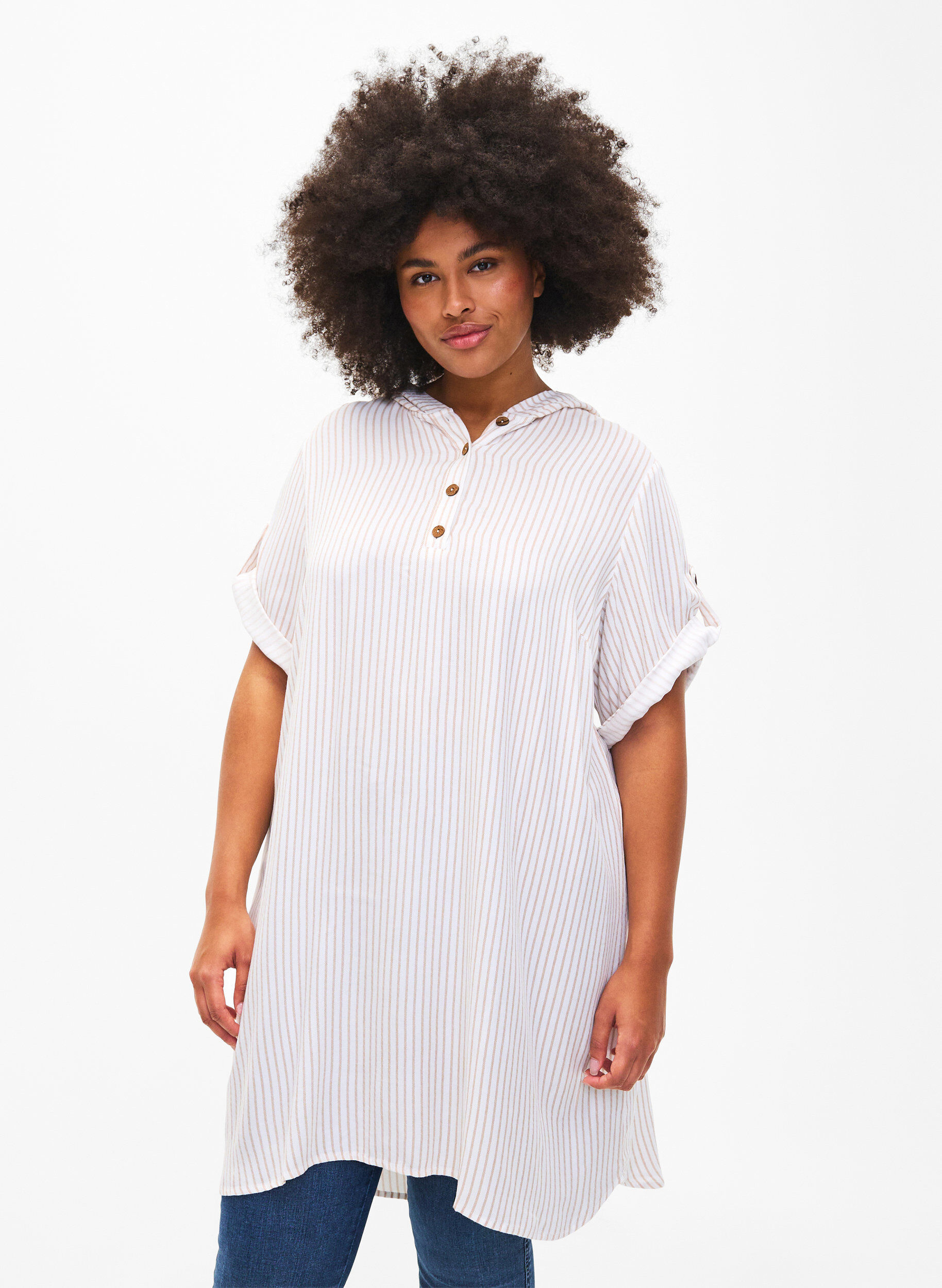 Zizzi Kort&aelig;rmet viskose tunika med h&aelig;tte, White Natural Stripe, Model image number 0