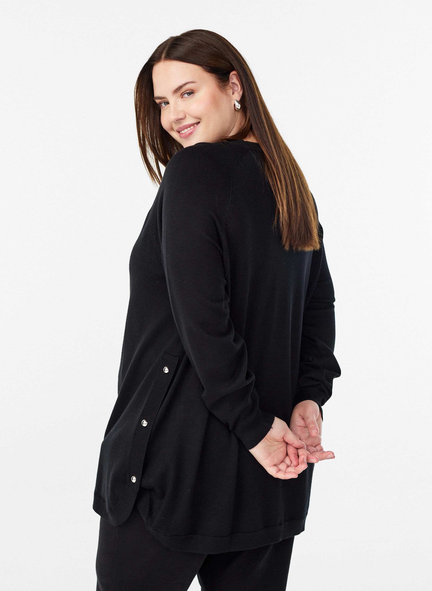 ZizziStrikbluse med knapper i siden, Sort, Model image number 2