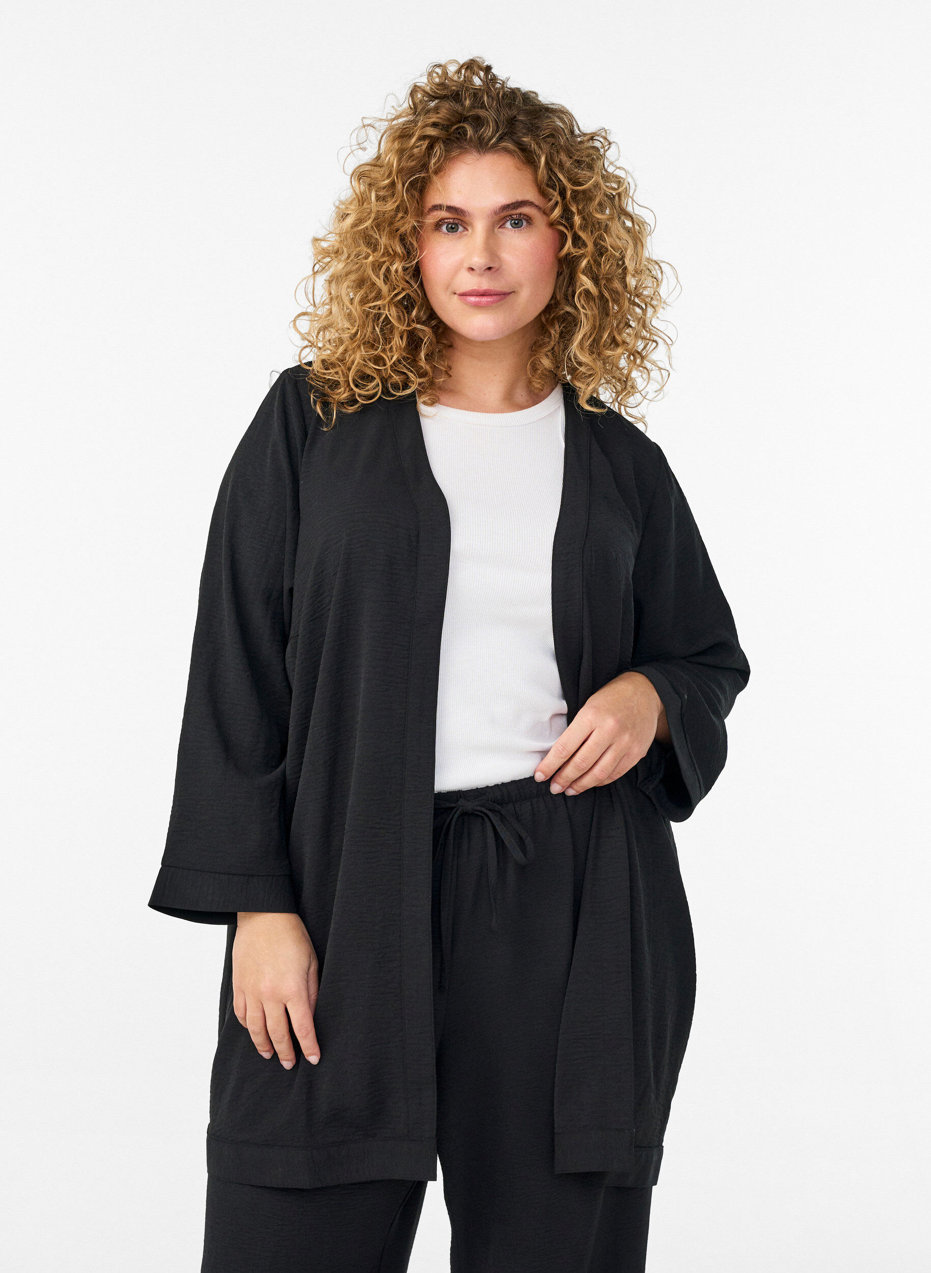 Zizzi Kimono med 7/8-&aelig;rmer, Sort, Model image number 0