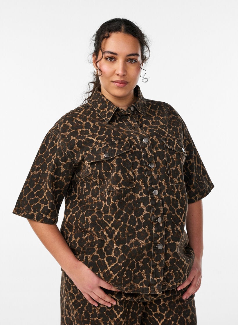 Denimskjorte med leopard m&oslash;nster og korte &aelig;rmer, Brun, Model image number 0